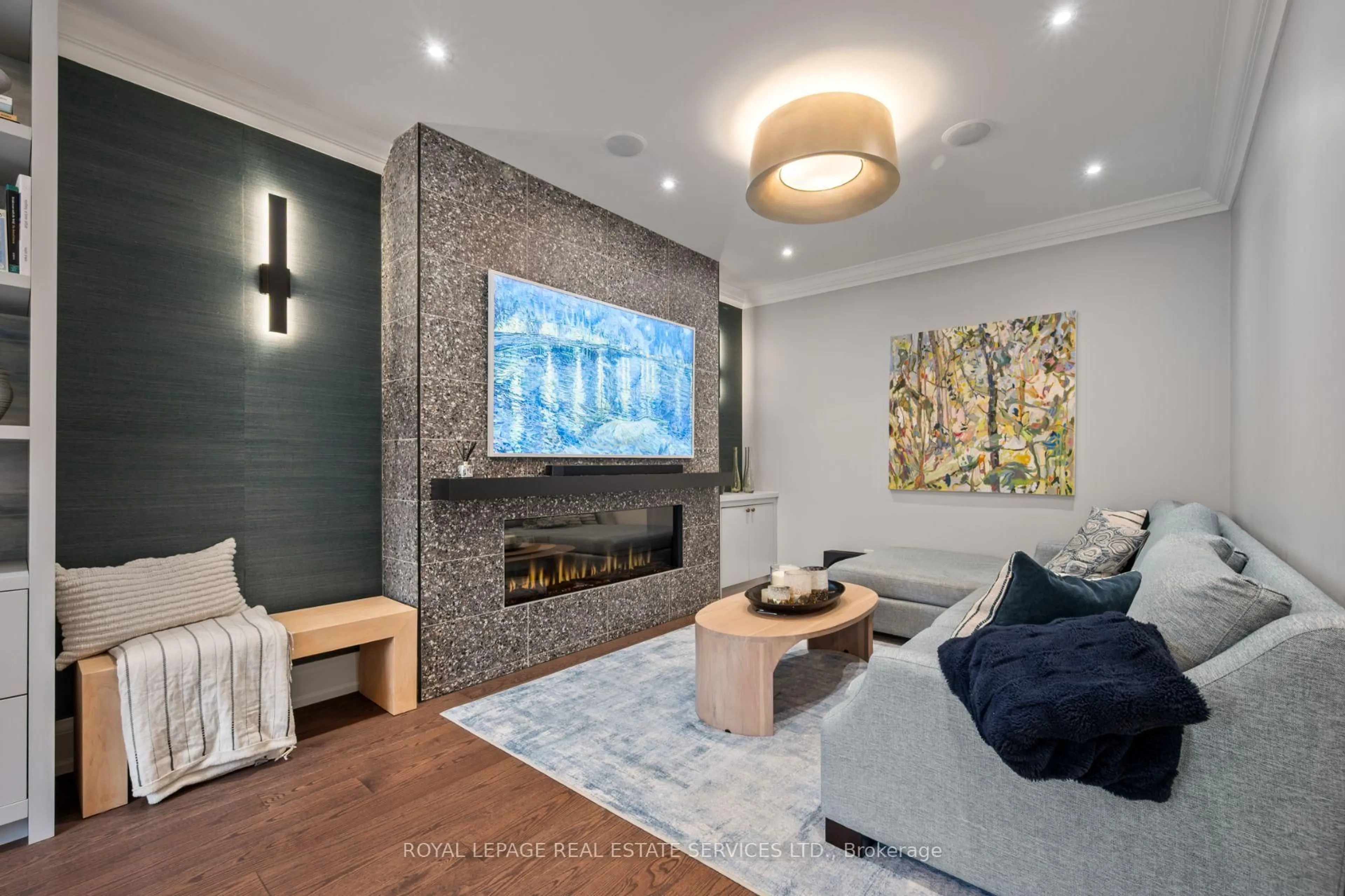 Living room with furniture, unknown for 132 Strath Ave, Toronto Ontario M8X 1R5