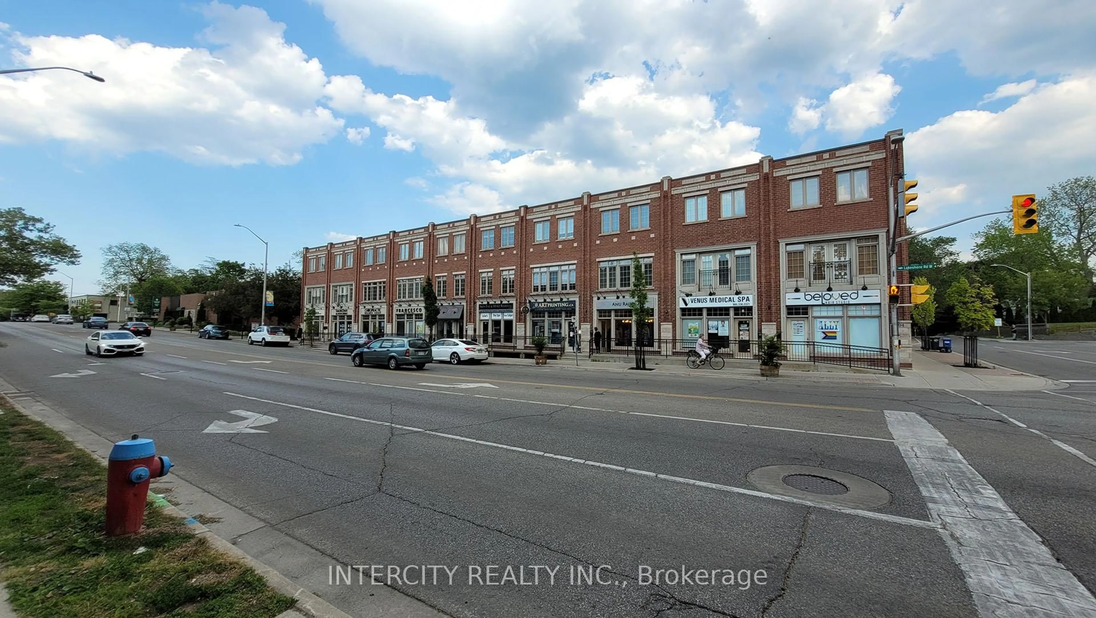 Blurry image for 86 Lakeshore Rd, Oakville Ontario L6K 3A2