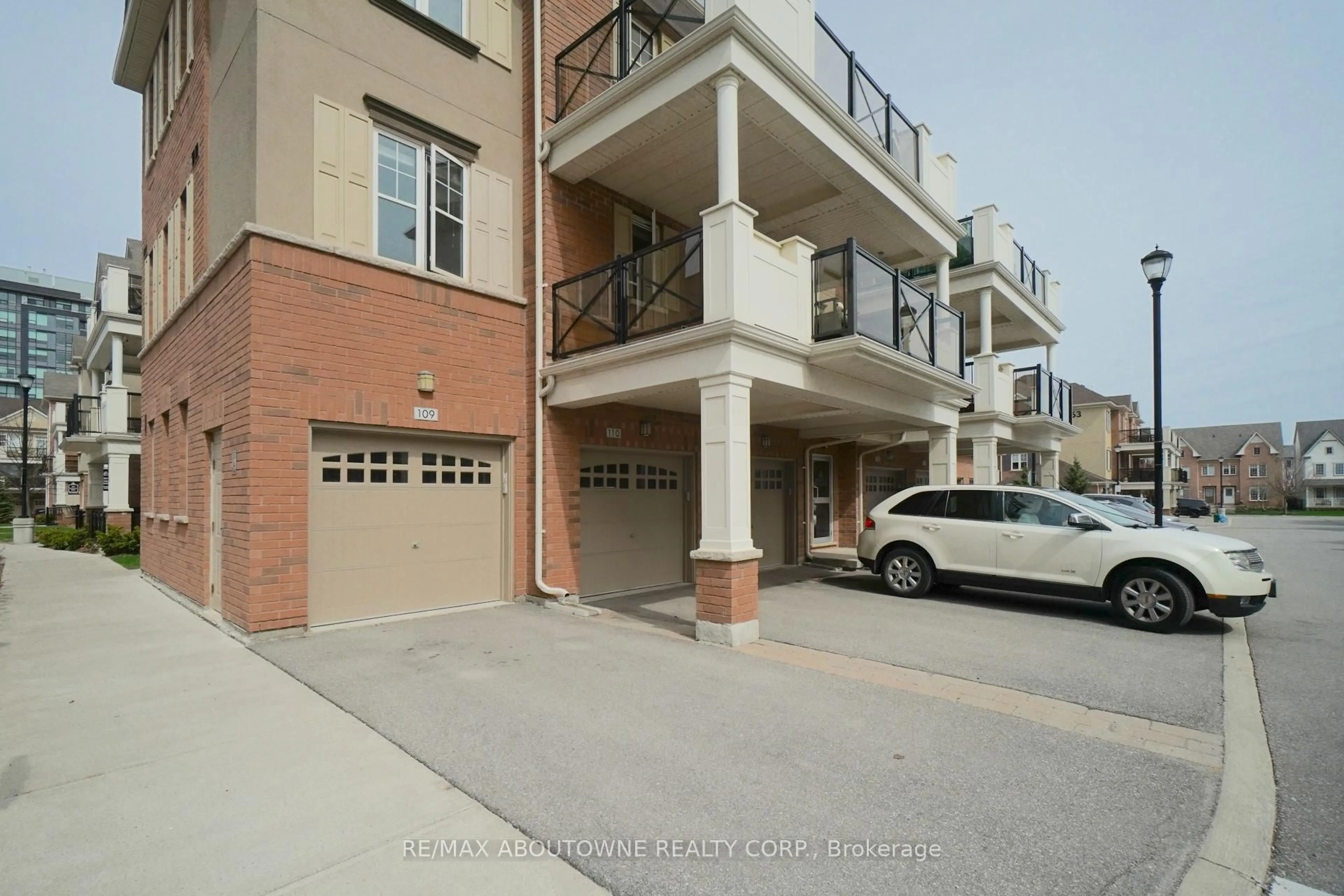 Unknown for 269 Georgian Dr #312, Oakville Ontario L6H 0L1