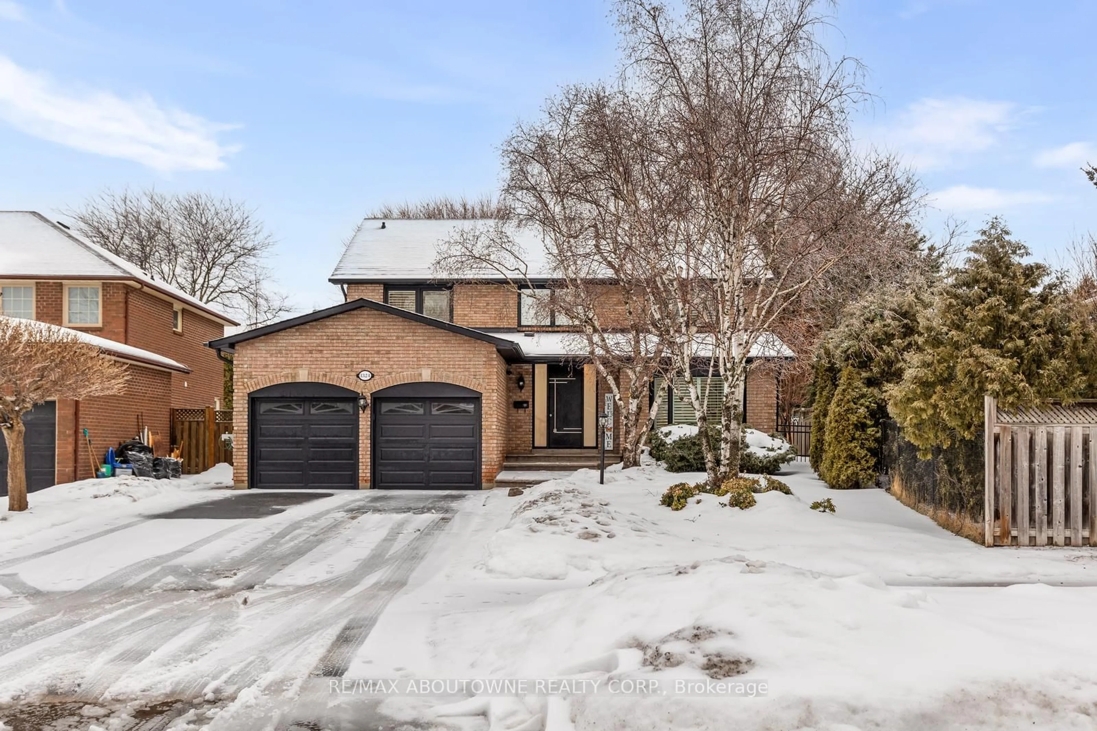 Home with brick exterior material, street for 1324 Birchcliff Dr, Oakville Ontario L6M 2A4