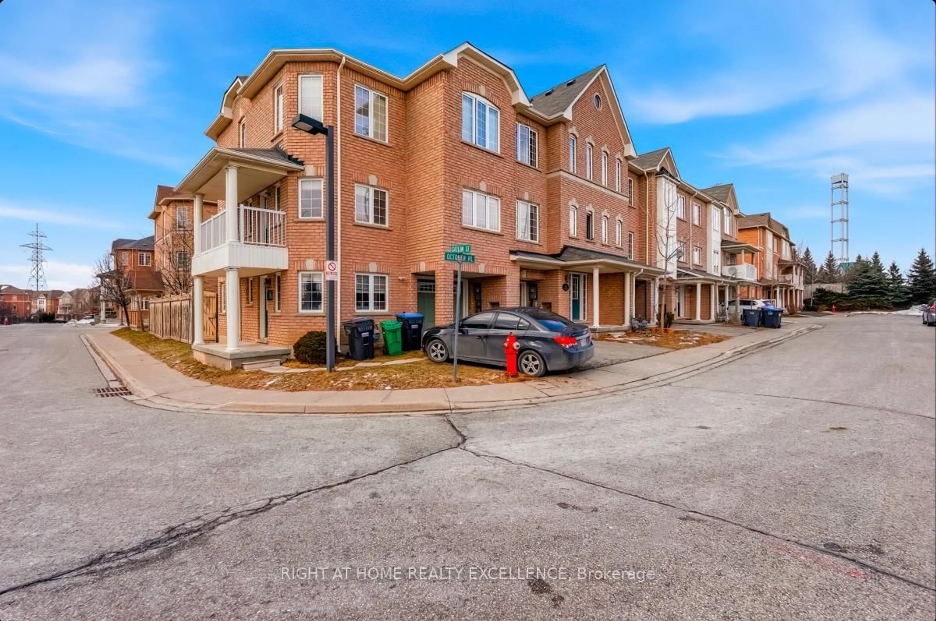 A pic from outside/outdoor area/front of a property/back of a property/a pic from drone, street for 33 October Pl, Brampton Ontario L6Y 0R6