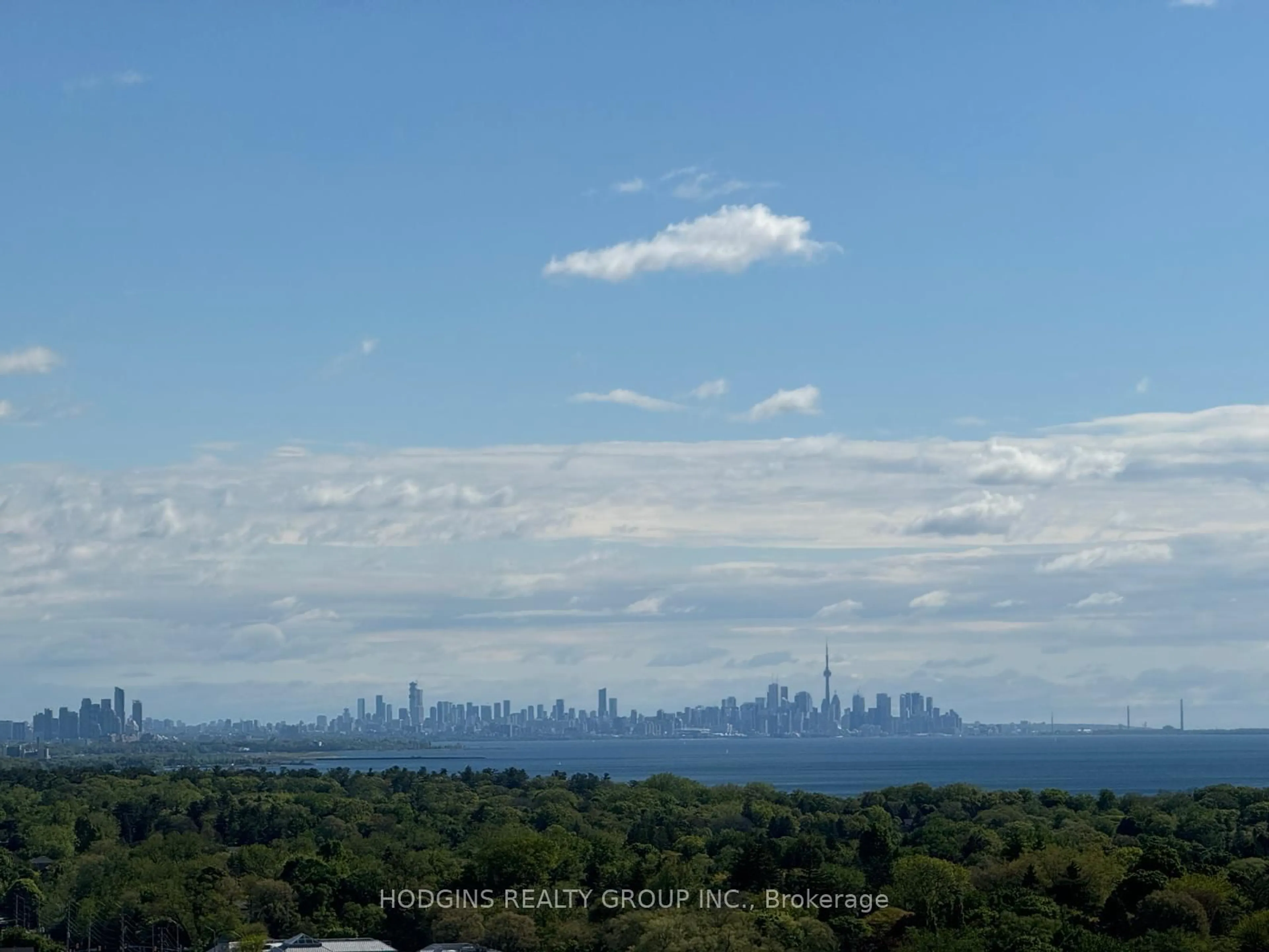 Blurry image for 1035 Southdown Rd #LPH 1802, Mississauga Ontario L5J 0A2