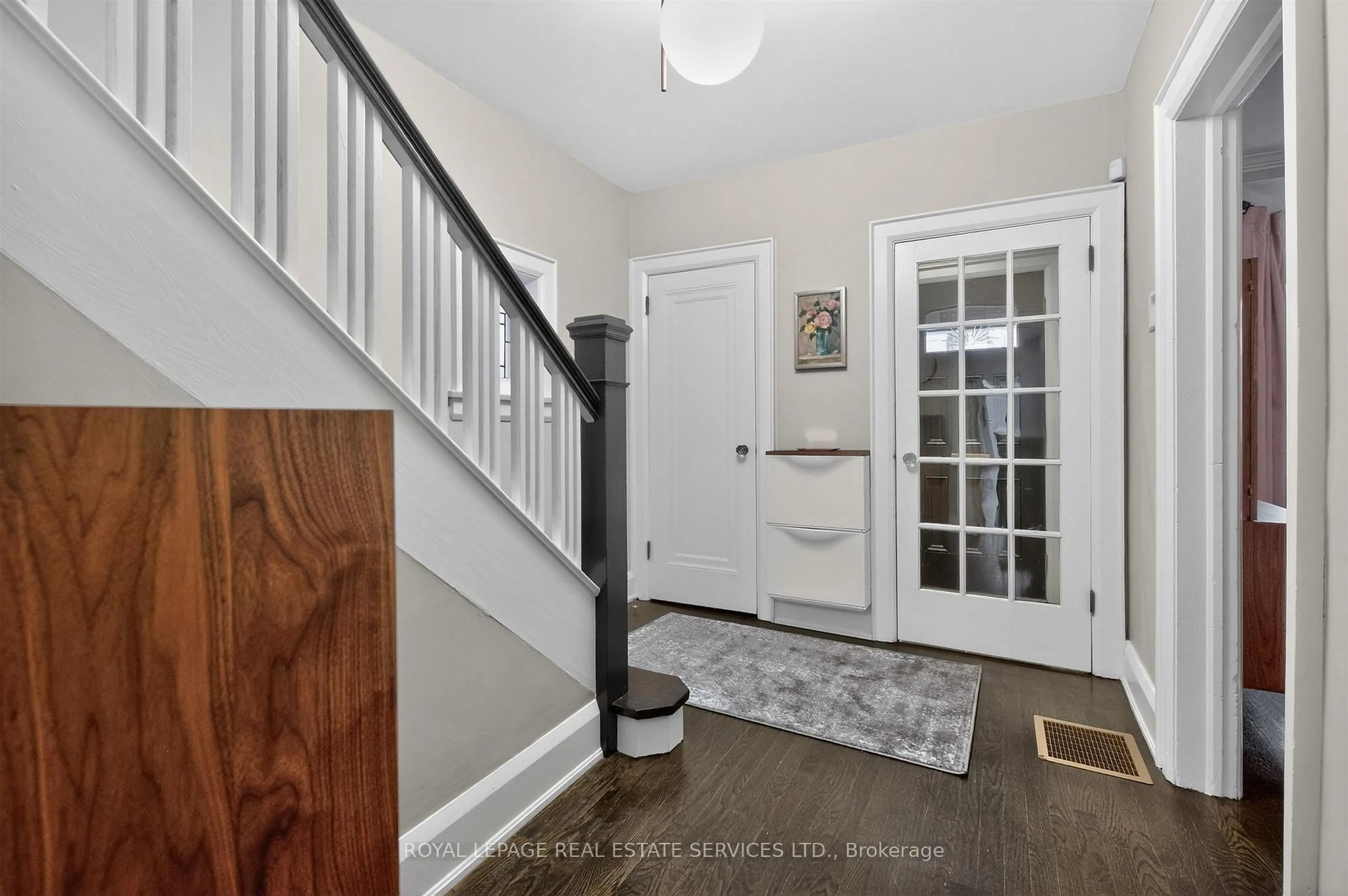 Indoor entryway for 396 Durie St, Toronto Ontario M6S 3G4