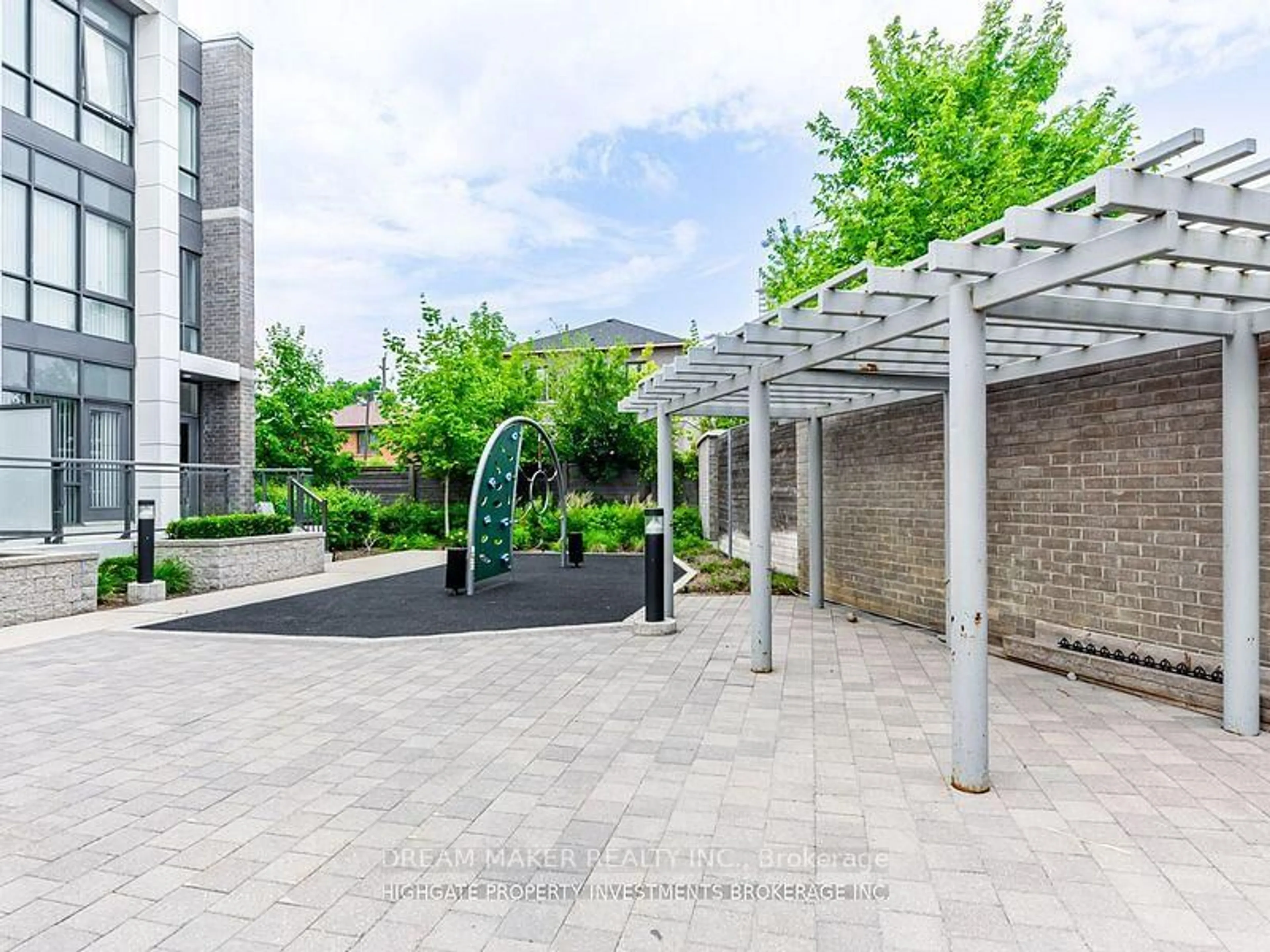 Patio, street for 16 McAdam Ave #306, Toronto Ontario M6A 1S5