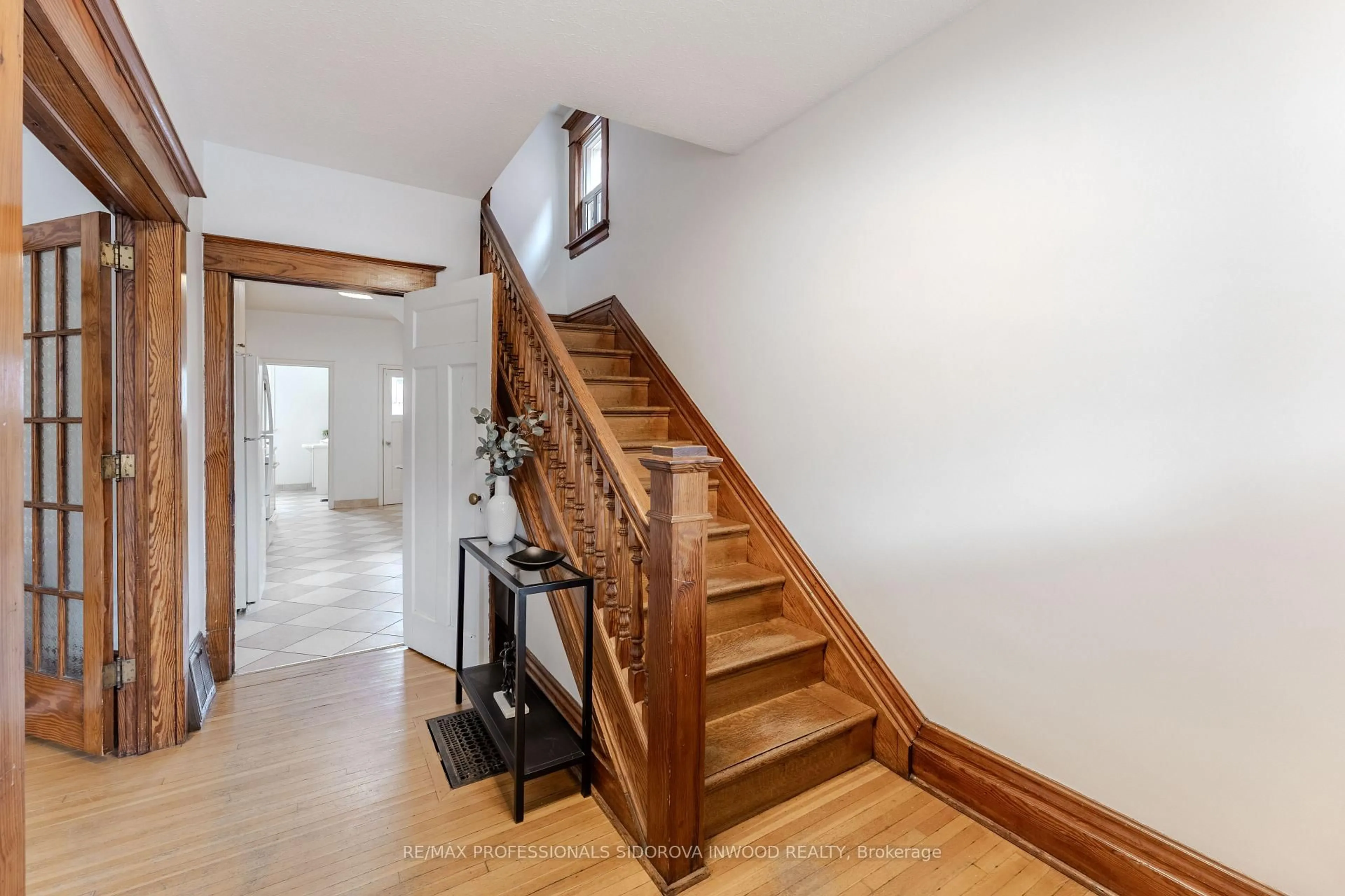 Unknown for 699 Windermere Ave, Toronto Ontario M6S 3M2