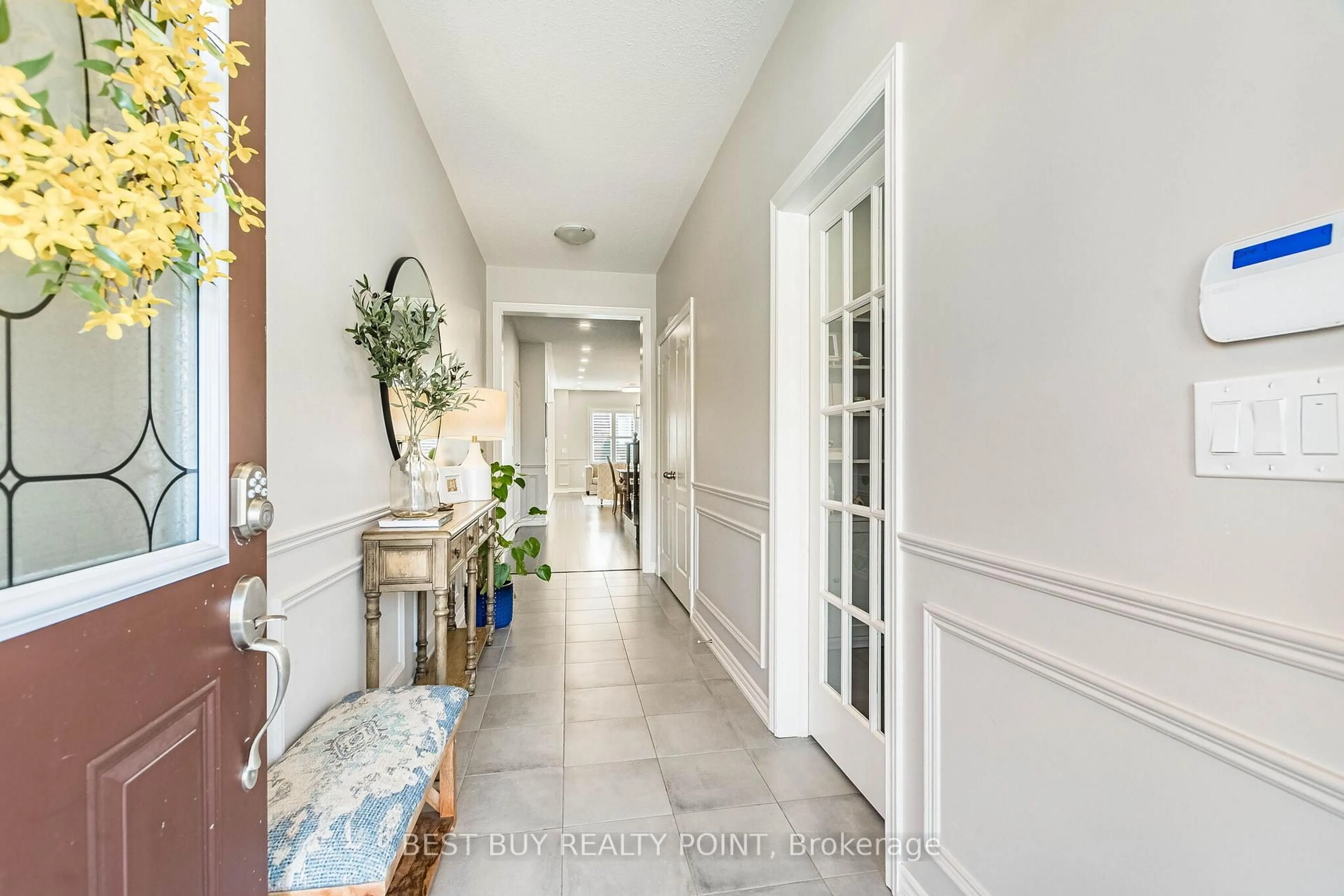 Indoor entryway for 92 Colville Pl, Milton Ontario L9E 1G8