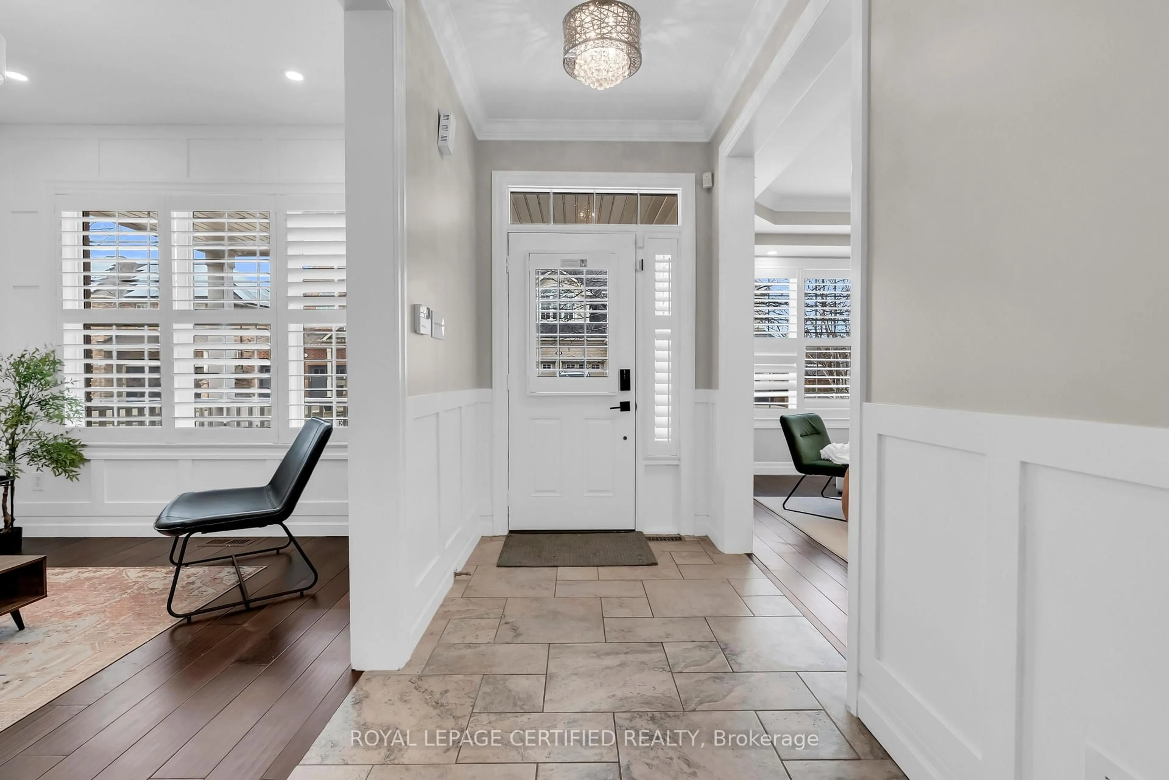 Indoor entryway for 1211 Winter Cres, Milton Ontario L9T 6V8