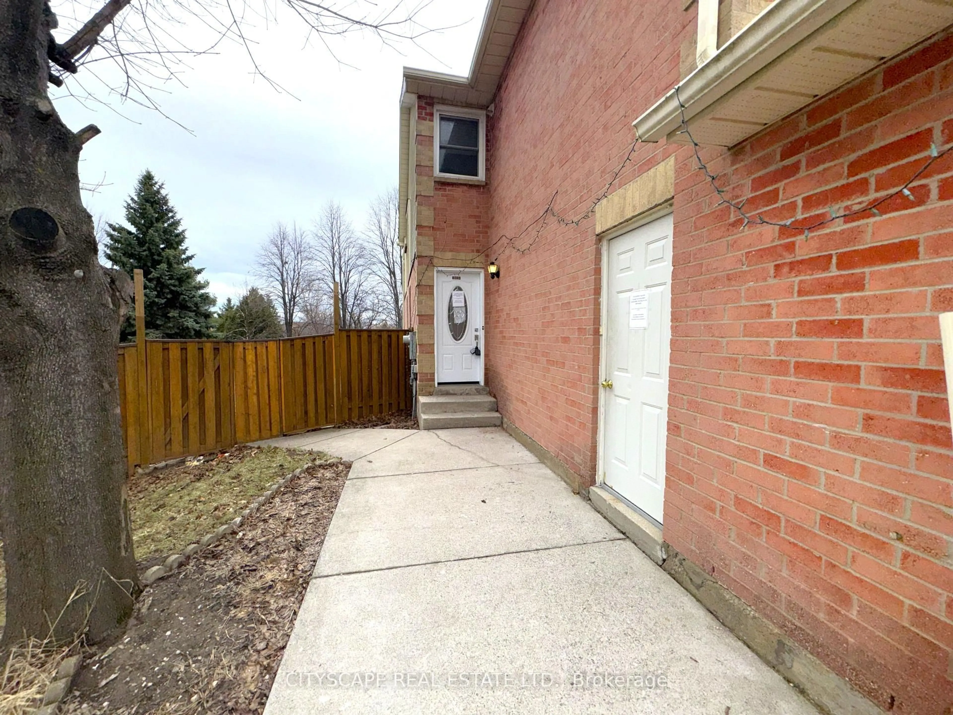 Unknown for 5014 Rundle Crt, Mississauga Ontario L5M 4A3