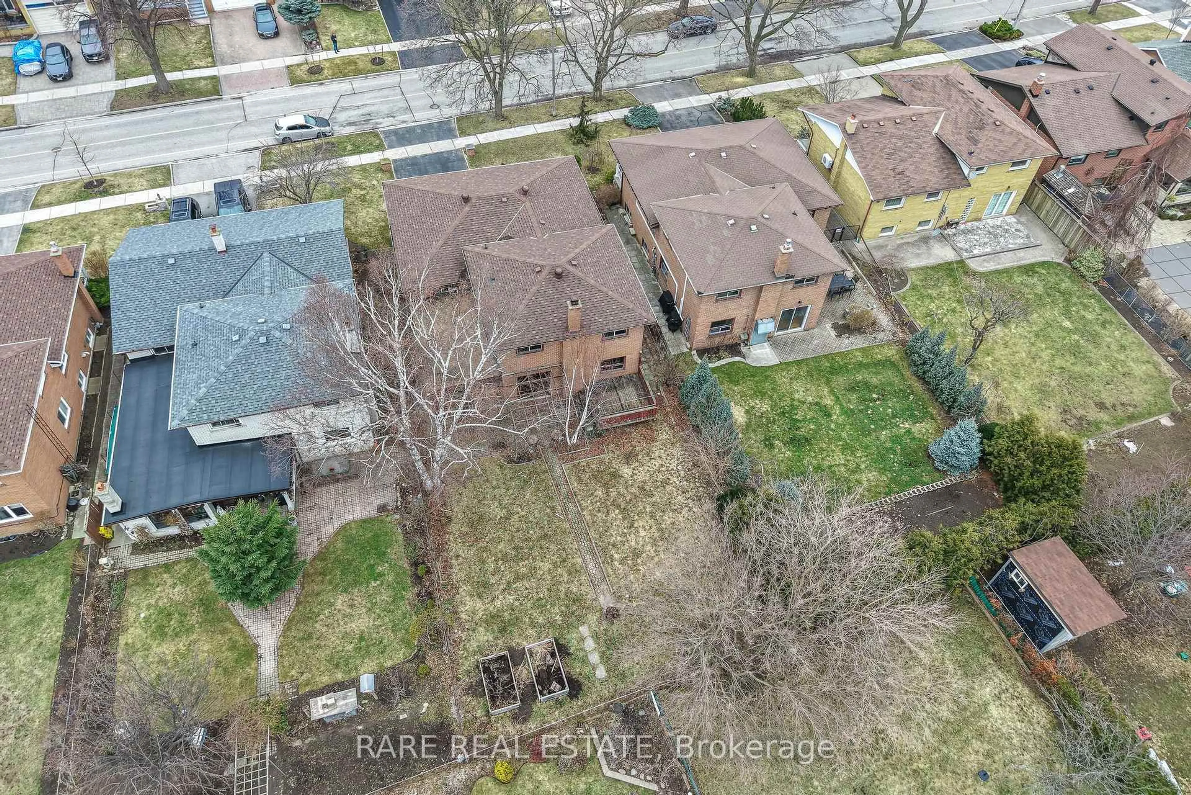 A pic from outside/outdoor area/front of a property/back of a property/a pic from drone, street for 2348 Denise Rd, Mississauga Ontario L4X 1J4