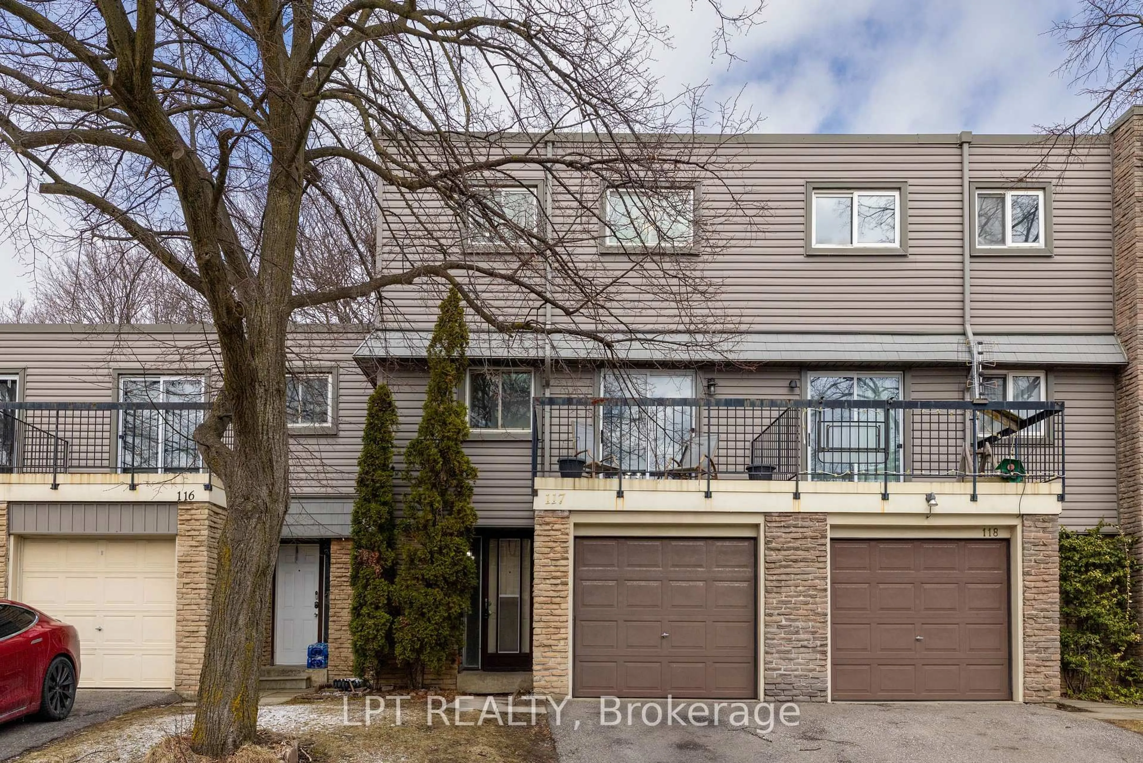 Home with brick exterior material, street for 2315 Bromsgrove Rd #117, Mississauga Ontario L5J 4A6