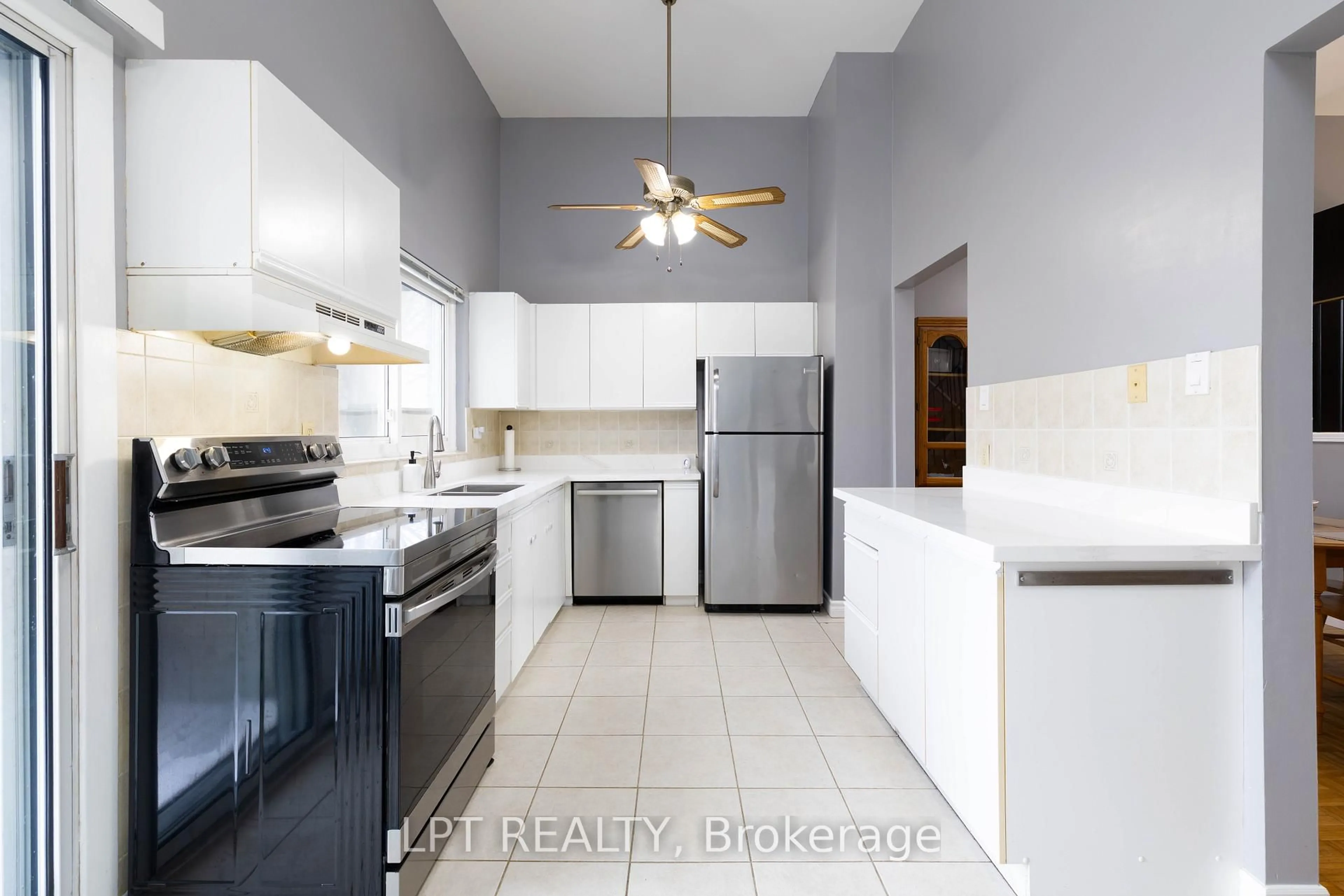 Unknown for 2315 Bromsgrove Rd #117, Mississauga Ontario L5J 4A6