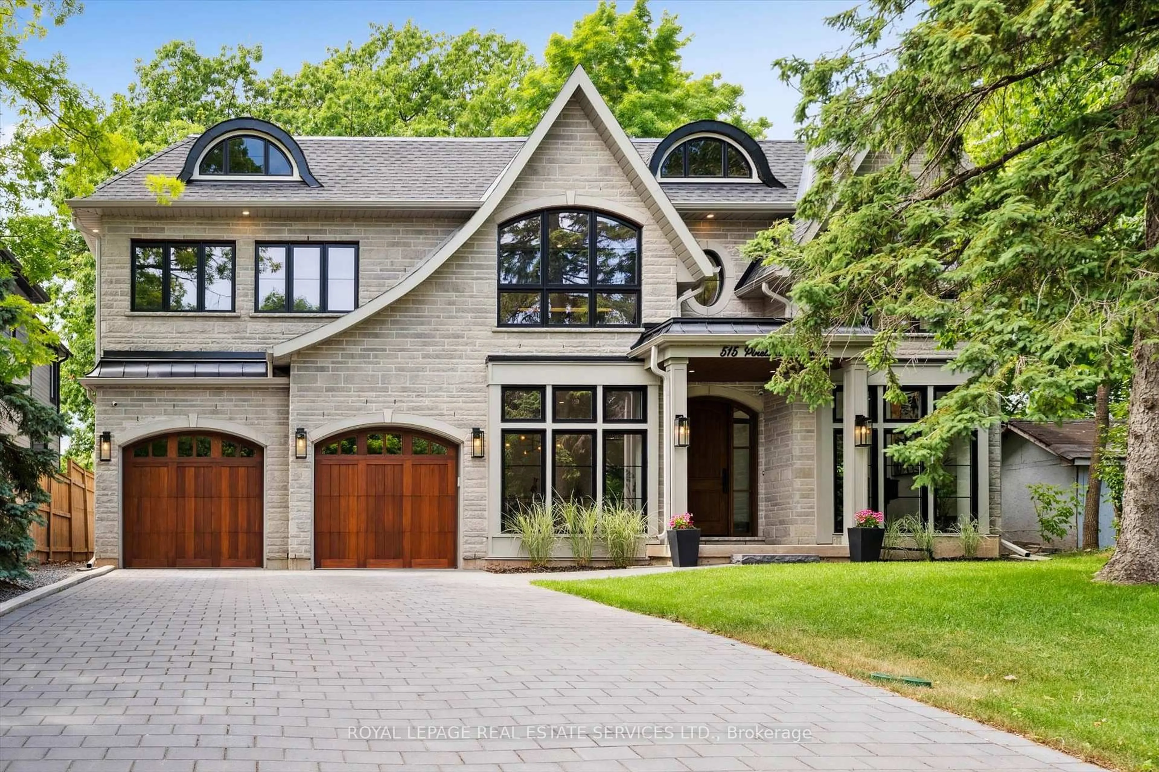 Home with brick exterior material, street for 515 Pineland Ave, Oakville Ontario L6K 1Z9