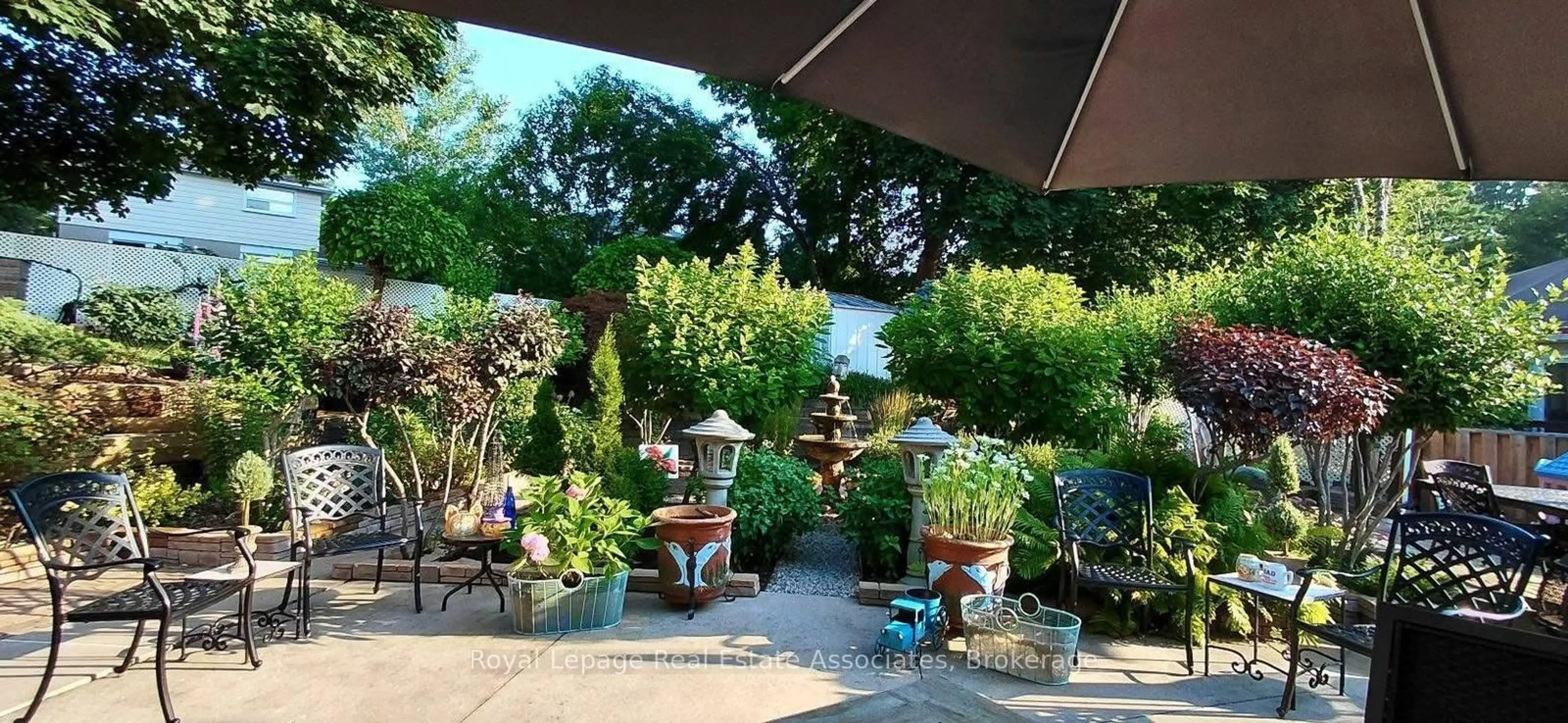 Patio, street for 3652 Haven Glenn, Mississauga Ontario L4X 1X8