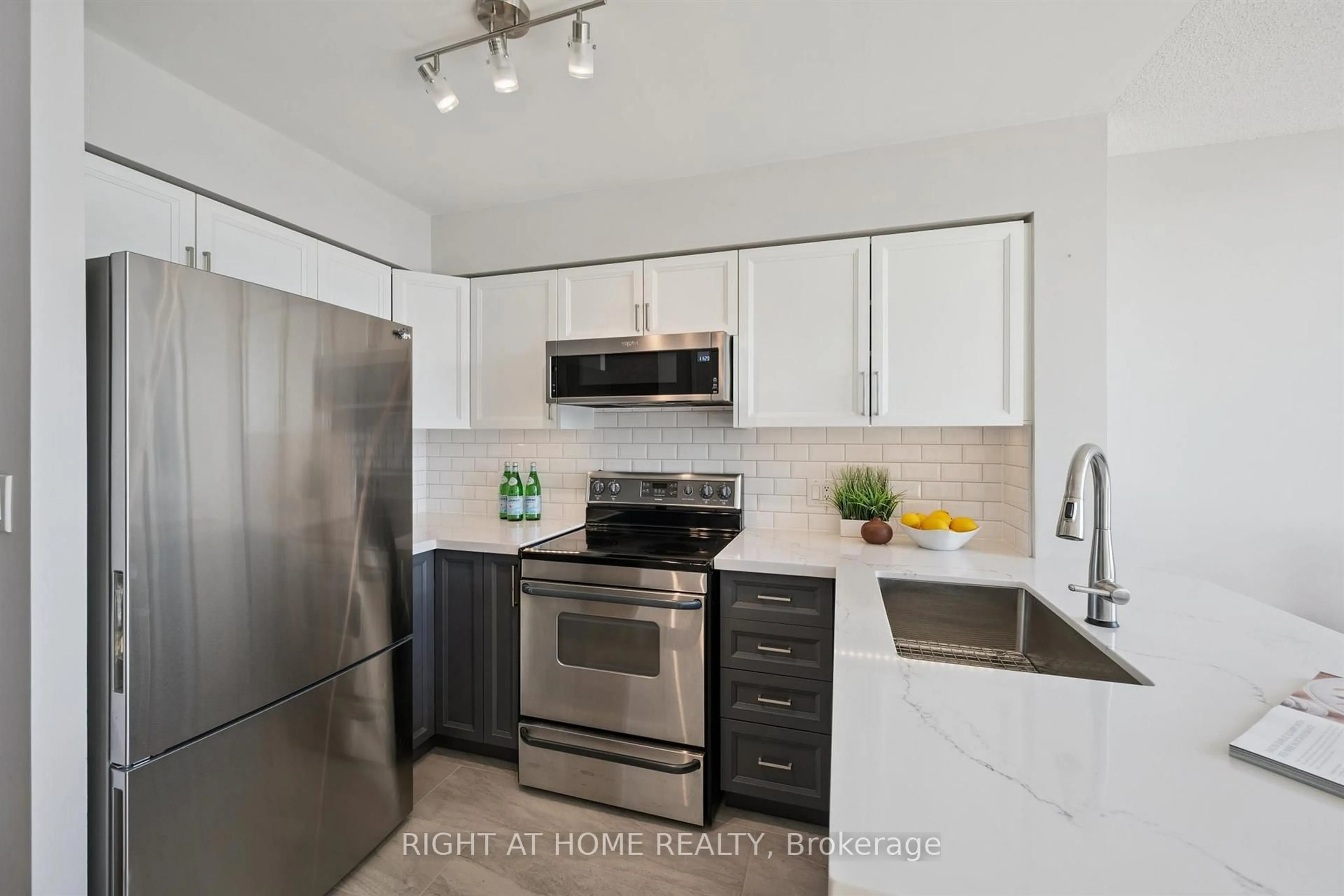 Standard kitchen, unknown for 200 Manitoba St #409, Toronto Ontario M8Y 4G7