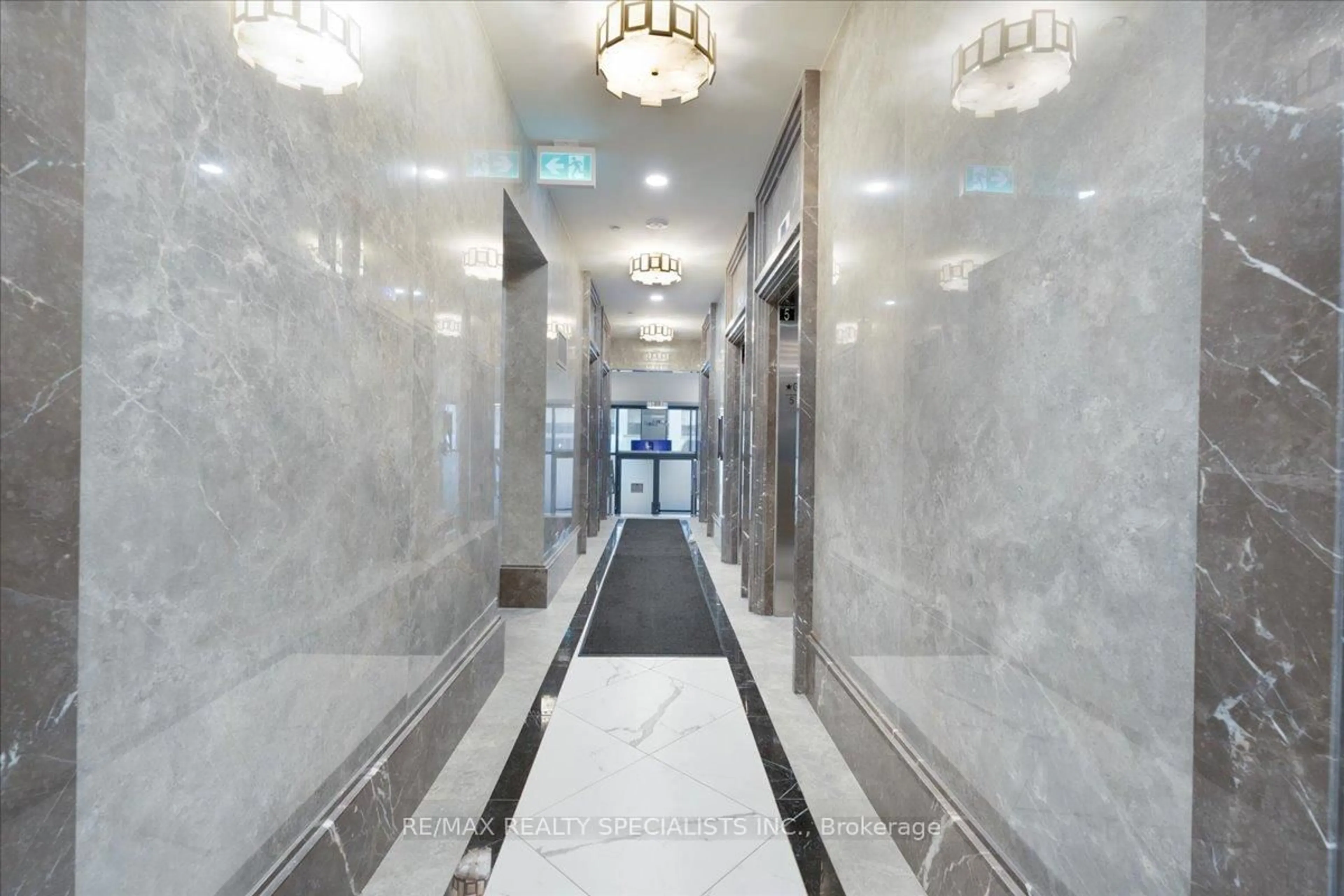 Lobby for 30 Elm Dr #706, Mississauga Ontario L5B 0N6