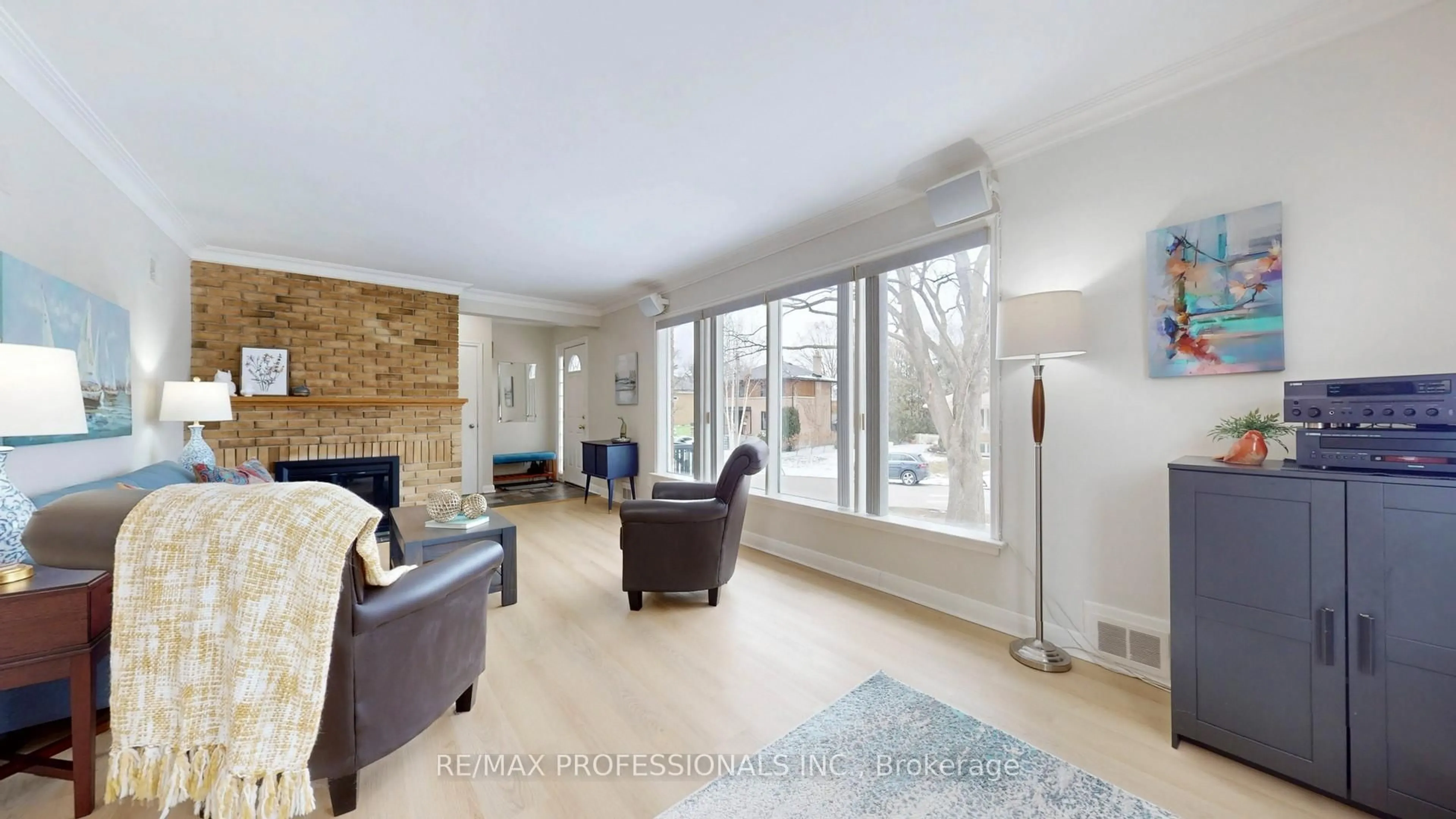 Living room with furniture, unknown for 9 Ludlow Ave, Toronto Ontario M8Z 3S7