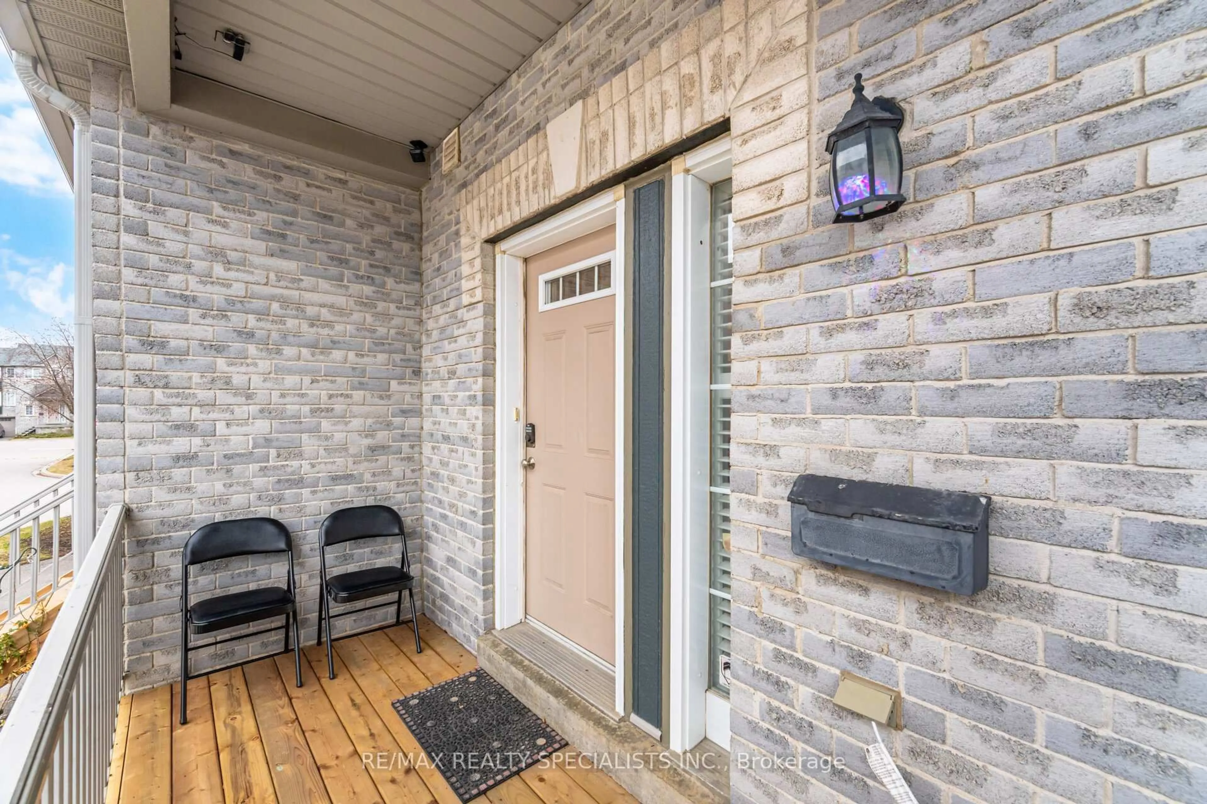 Indoor entryway for 5535 Glen Erin Dr #77, Mississauga Ontario L5M 6H1