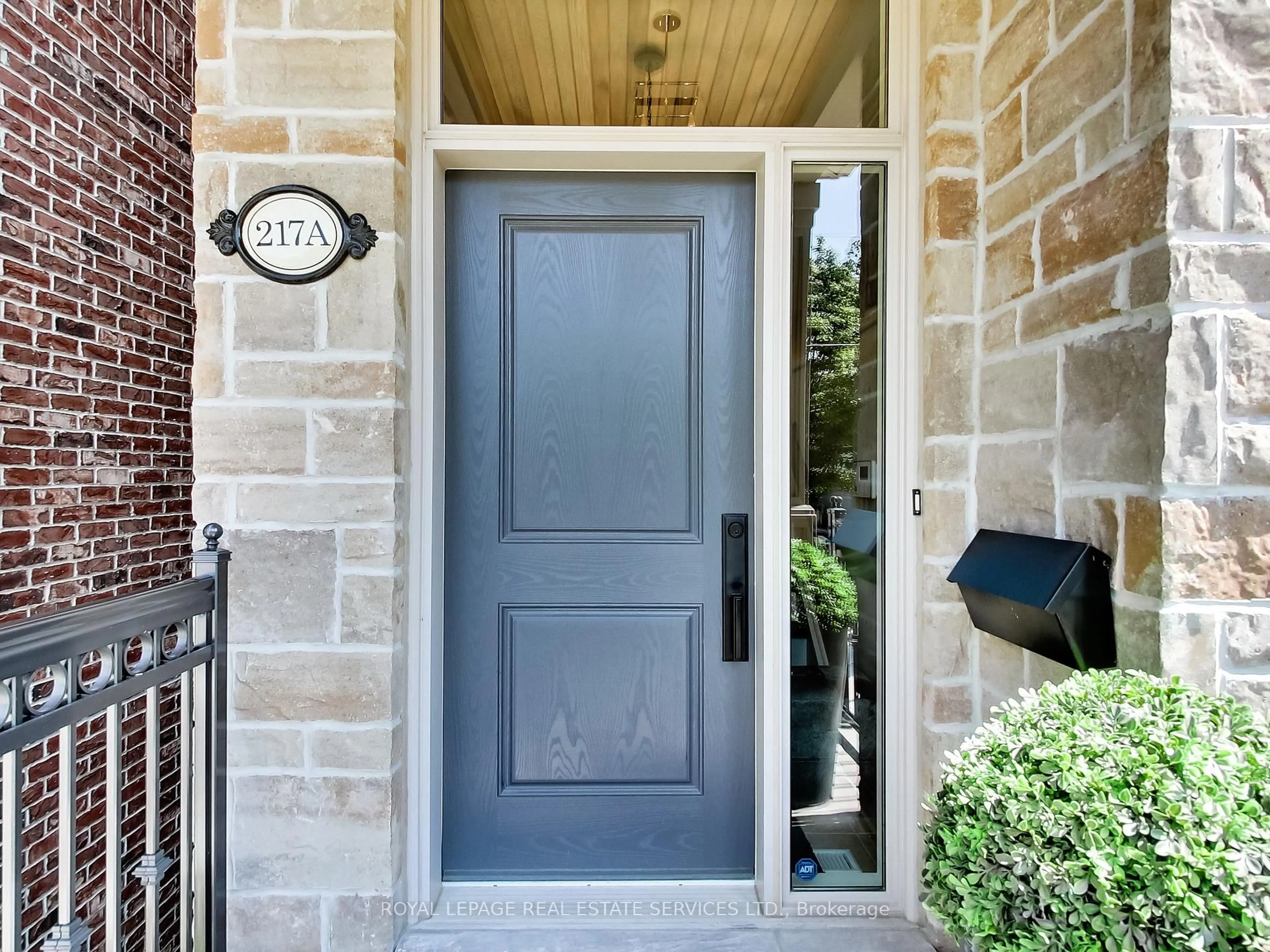 Indoor entryway for 217A Aldercrest Rd, Toronto Ontario M8W 4J5