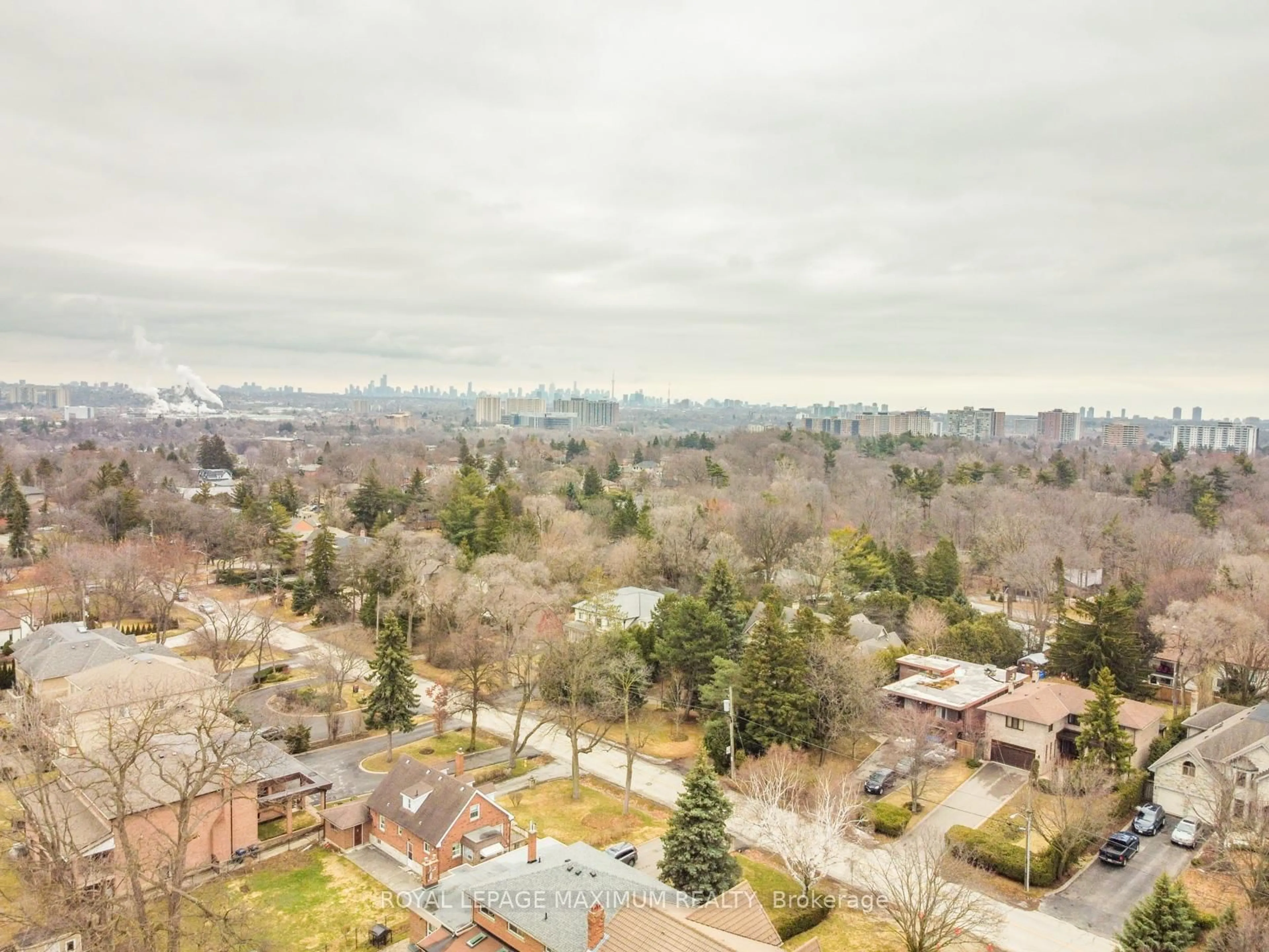 A pic from outside/outdoor area/front of a property/back of a property/a pic from drone, city buildings view from balcony for 78 Roxaline St, Toronto Ontario M9P 2Z2