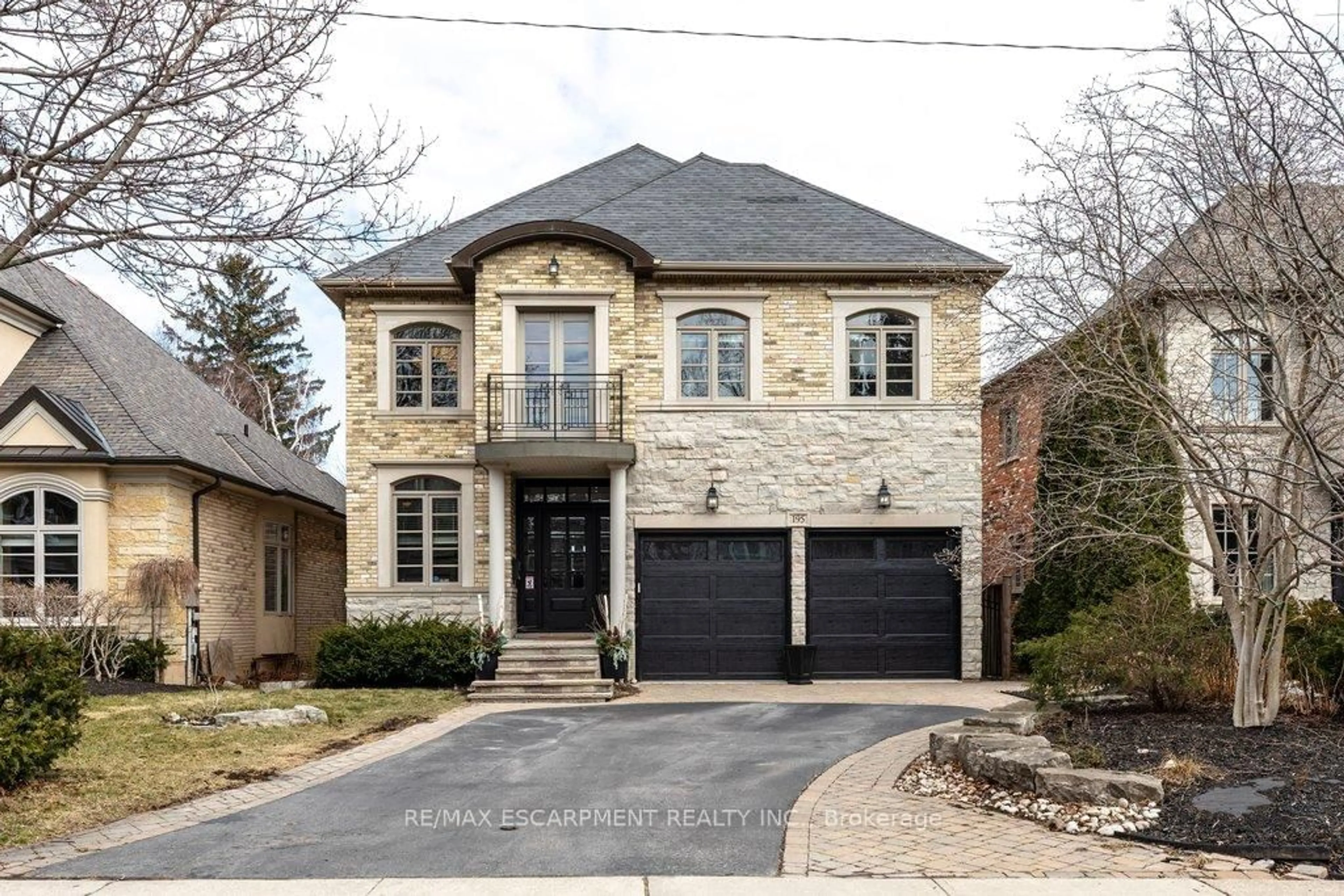 Home with brick exterior material, street for 195 Pomona Ave, Burlington Ontario L7N 1S9