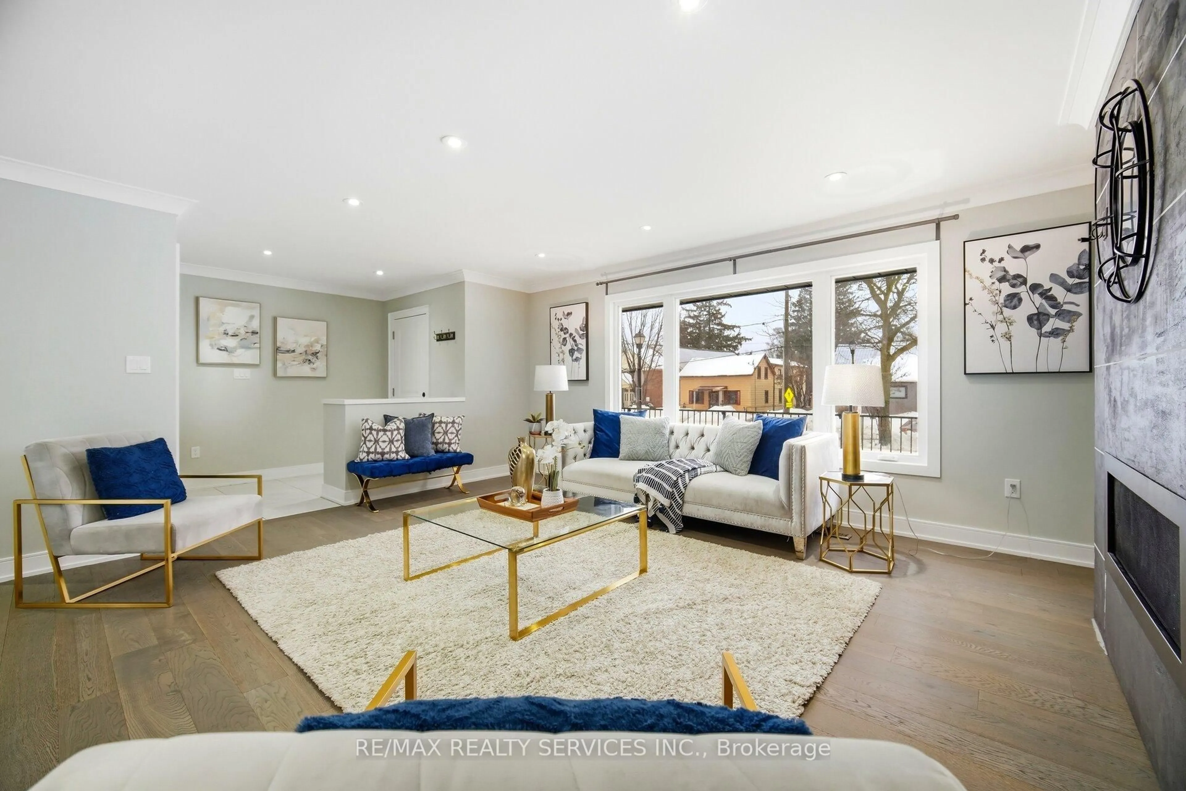 Living room with furniture, unknown for 6037 Old Church Rd, Caledon Ontario L7C 1H8