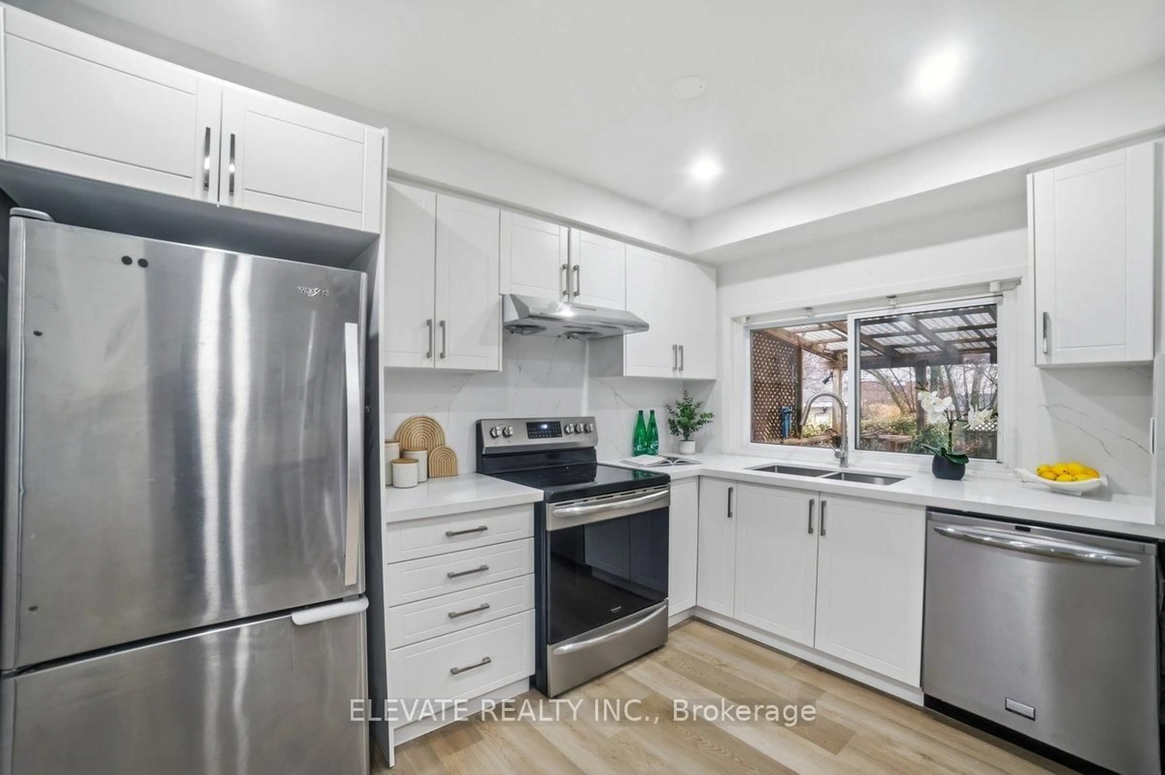 Open concept kitchen, unknown for 19 Madoc Dr, Brampton Ontario L6V 1Z8