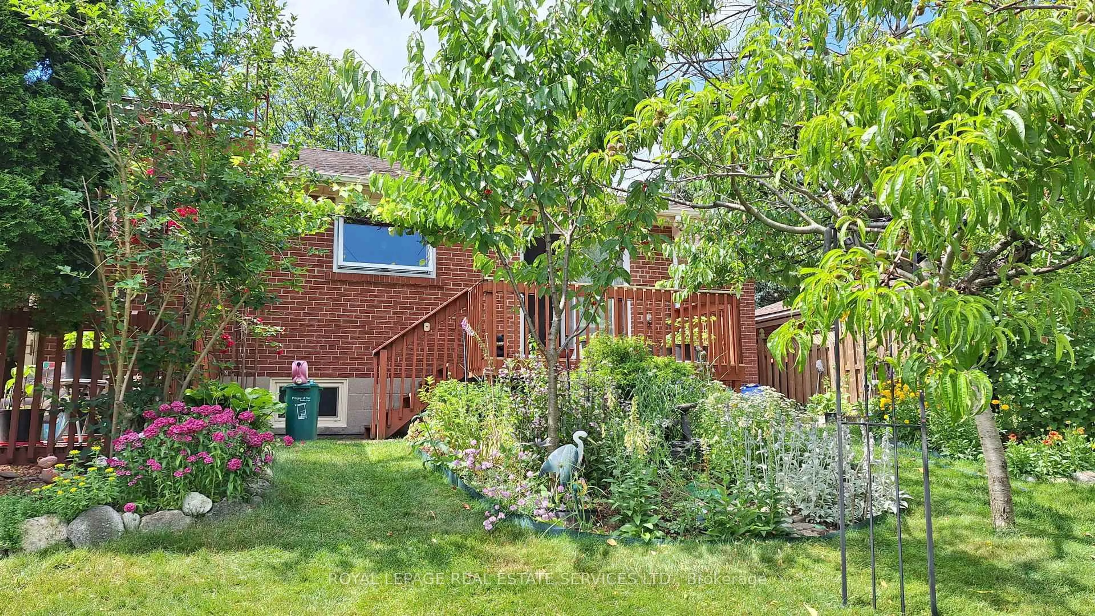 Home with brick exterior material, street for 1607 Ewald Rd, Mississauga Ontario L5G 4C4