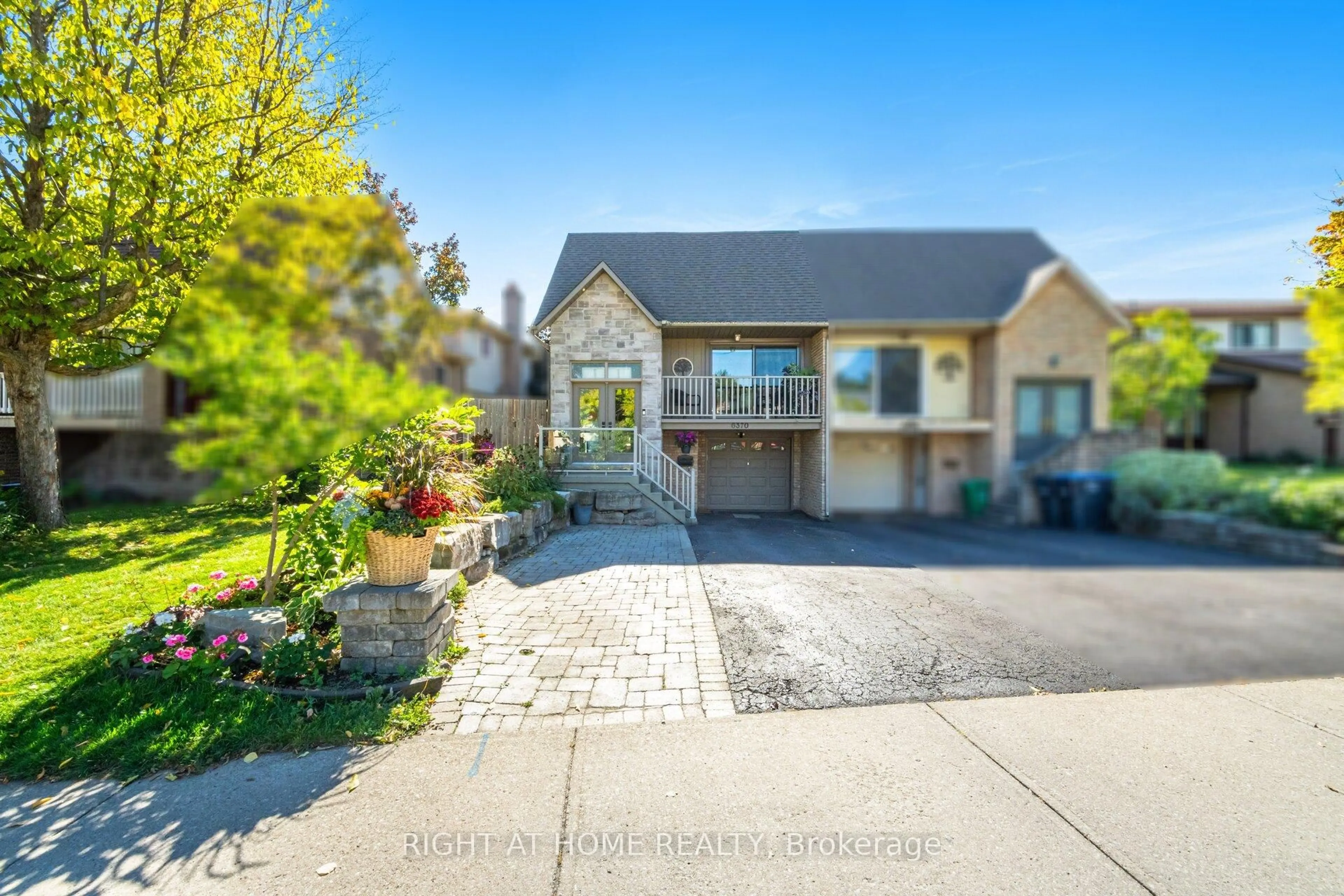 Home with brick exterior material, street for 6370 Atherly Cres, Mississauga Ontario L5N 2J2