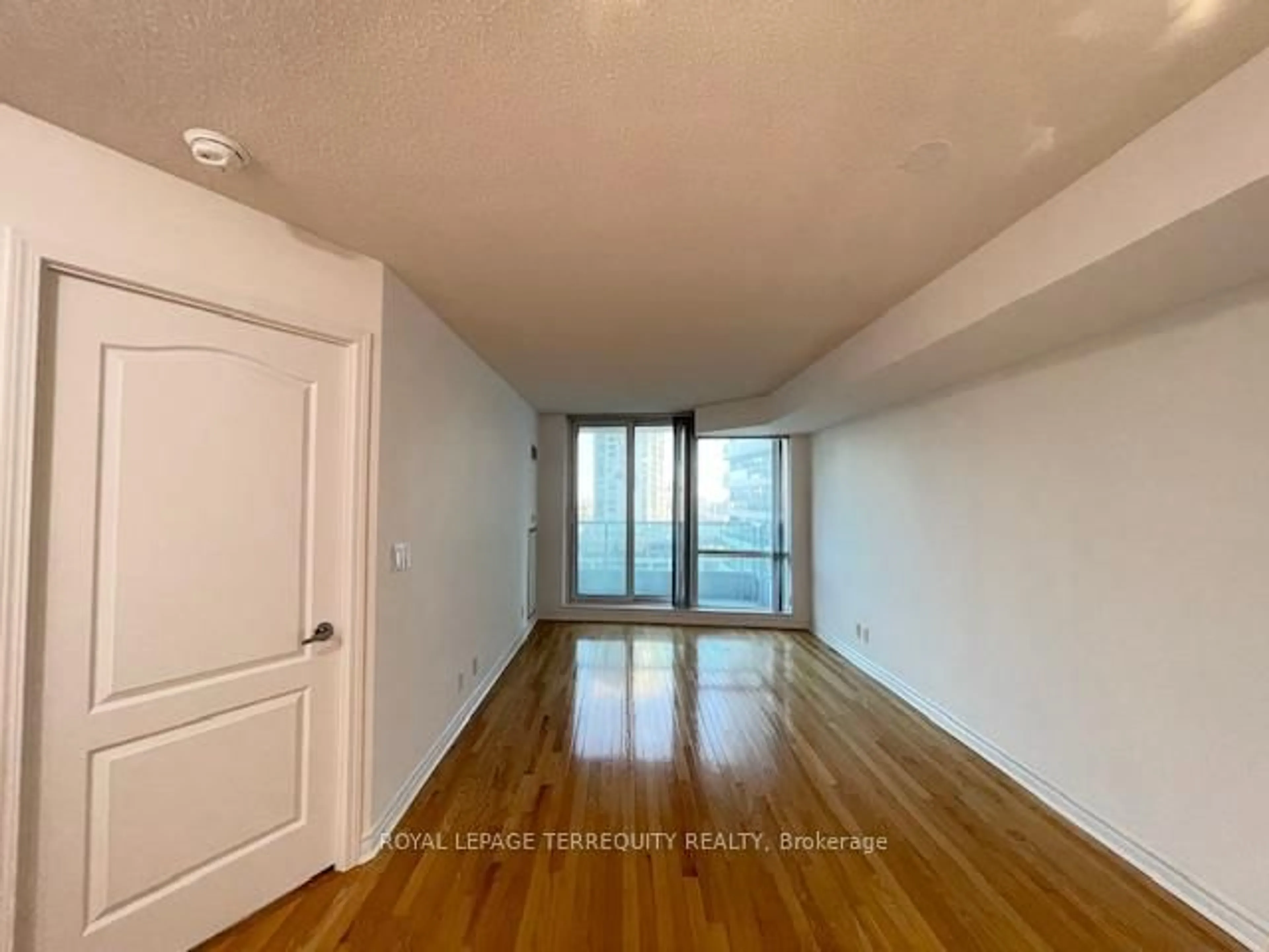 A pic of a room for 1 Elm Dr #1104, Mississauga Ontario L5B 4M1