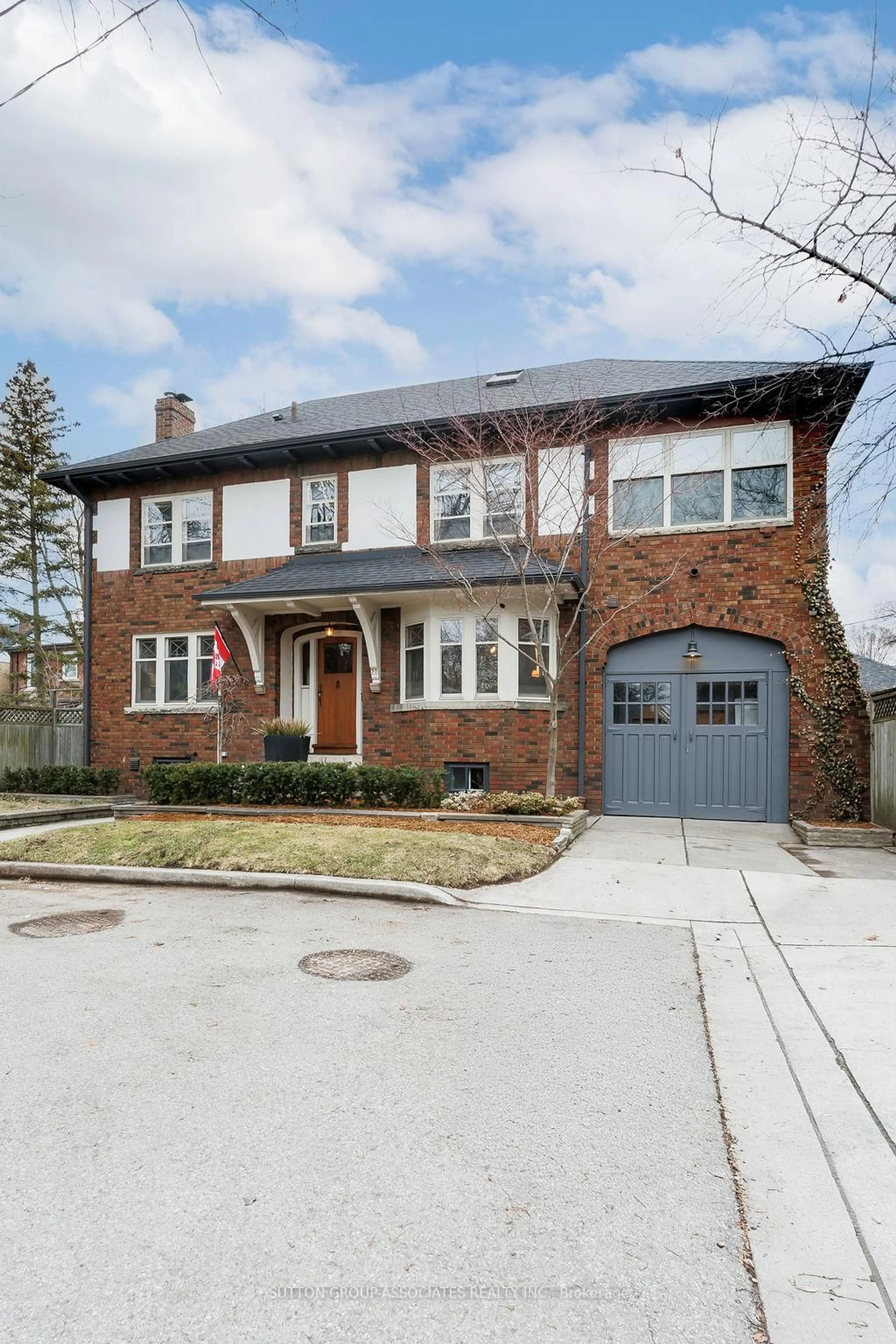 Home with brick exterior material, street for 50 Thornhill Ave, Toronto Ontario M6S 4C5