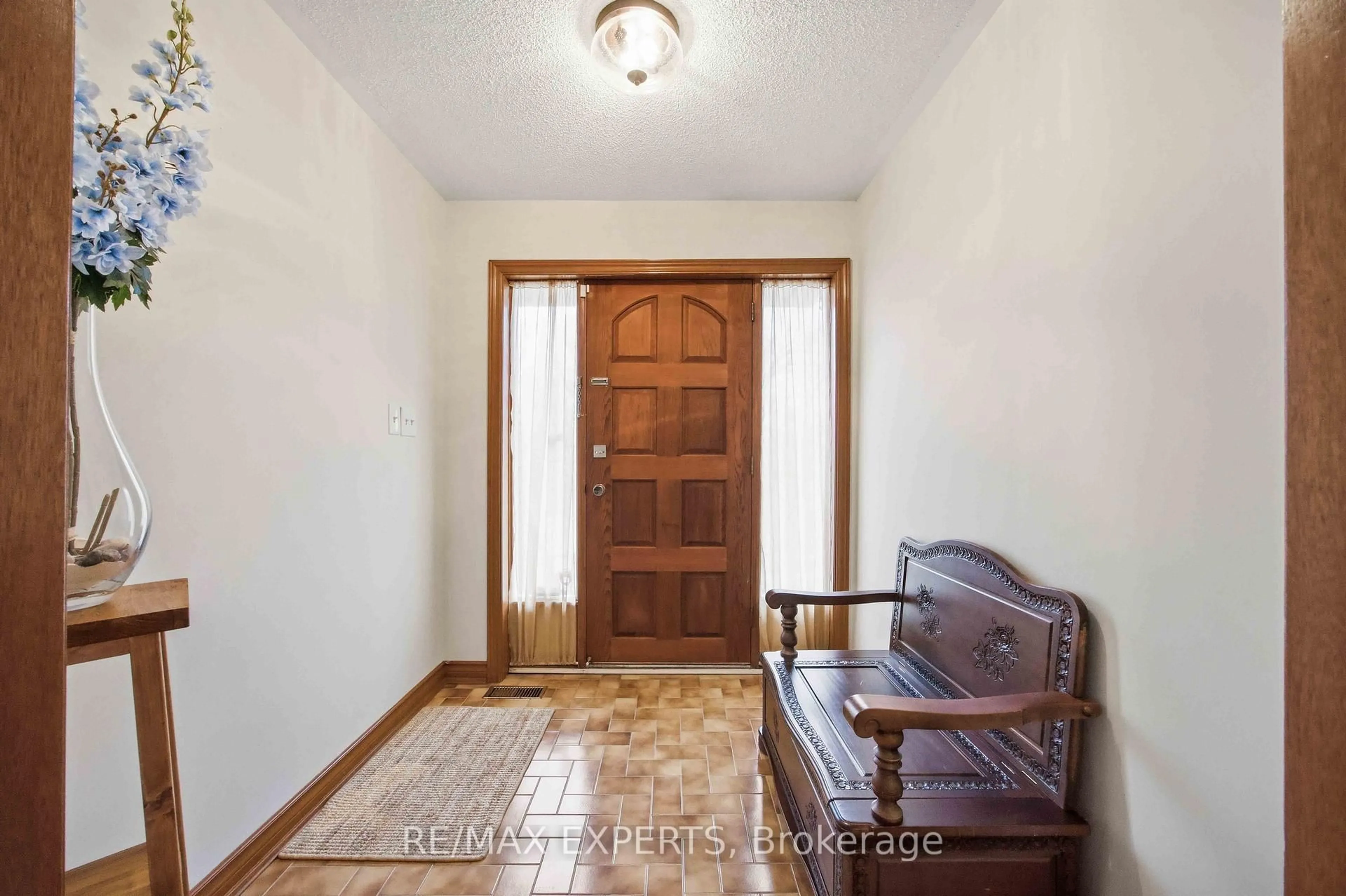 Indoor entryway for 63 Riverside Dr, Toronto Ontario M9L 1J2