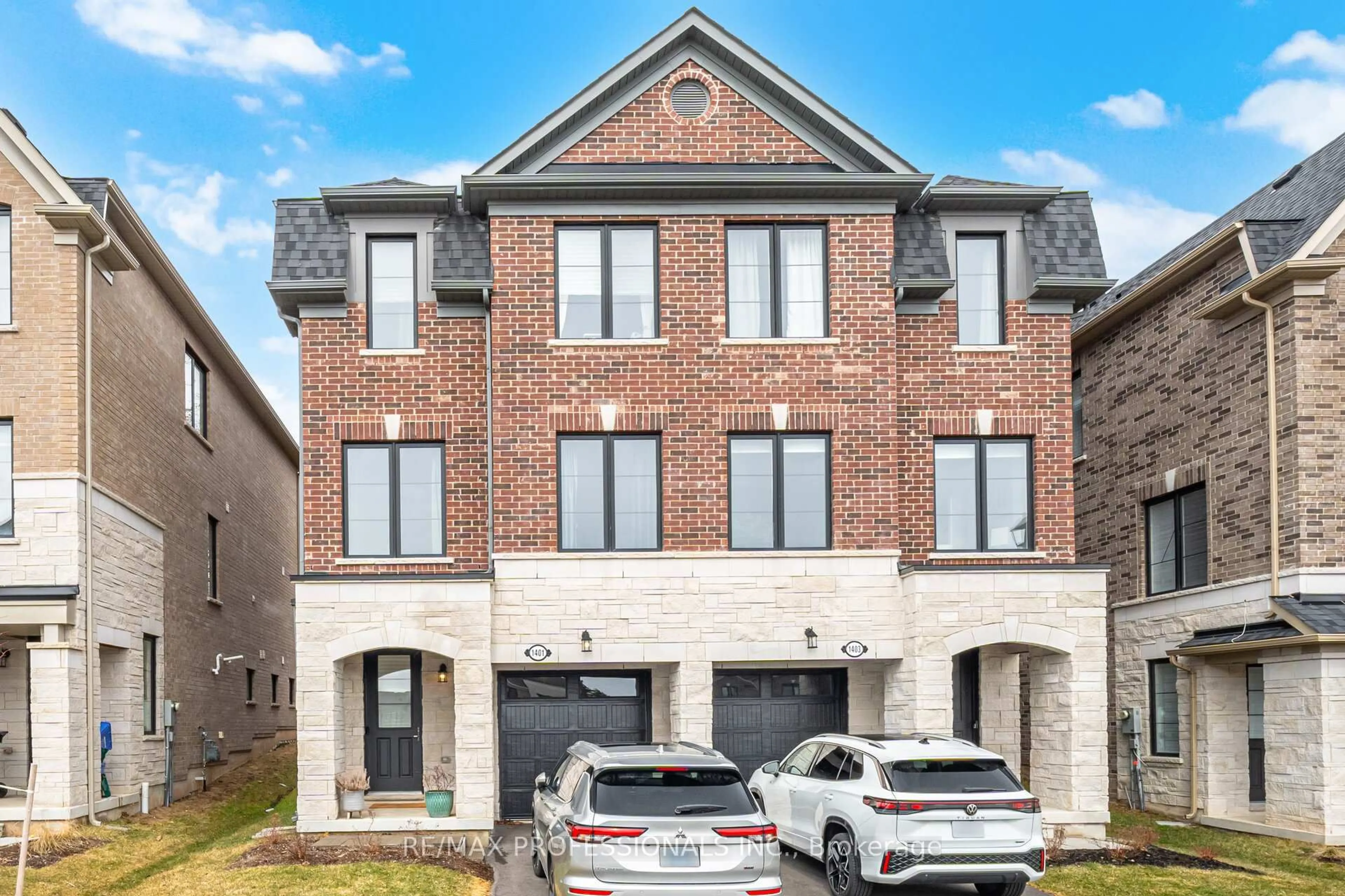 Home with brick exterior material, street for 1401 National Common, Burlington Ontario L7P 0V7
