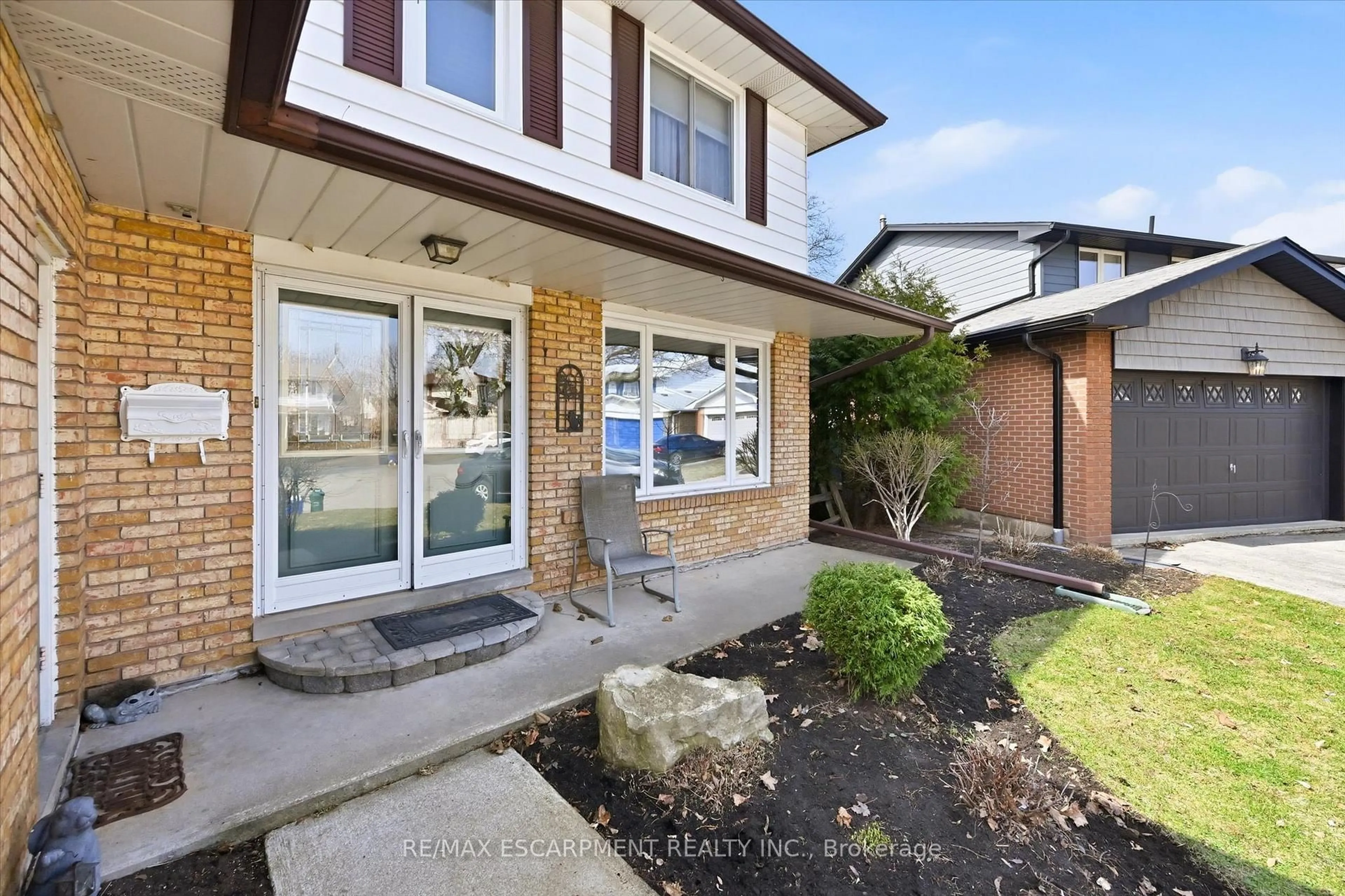 Home with brick exterior material, street for 478 Featherstone Crt, Burlington Ontario L7L 5K1