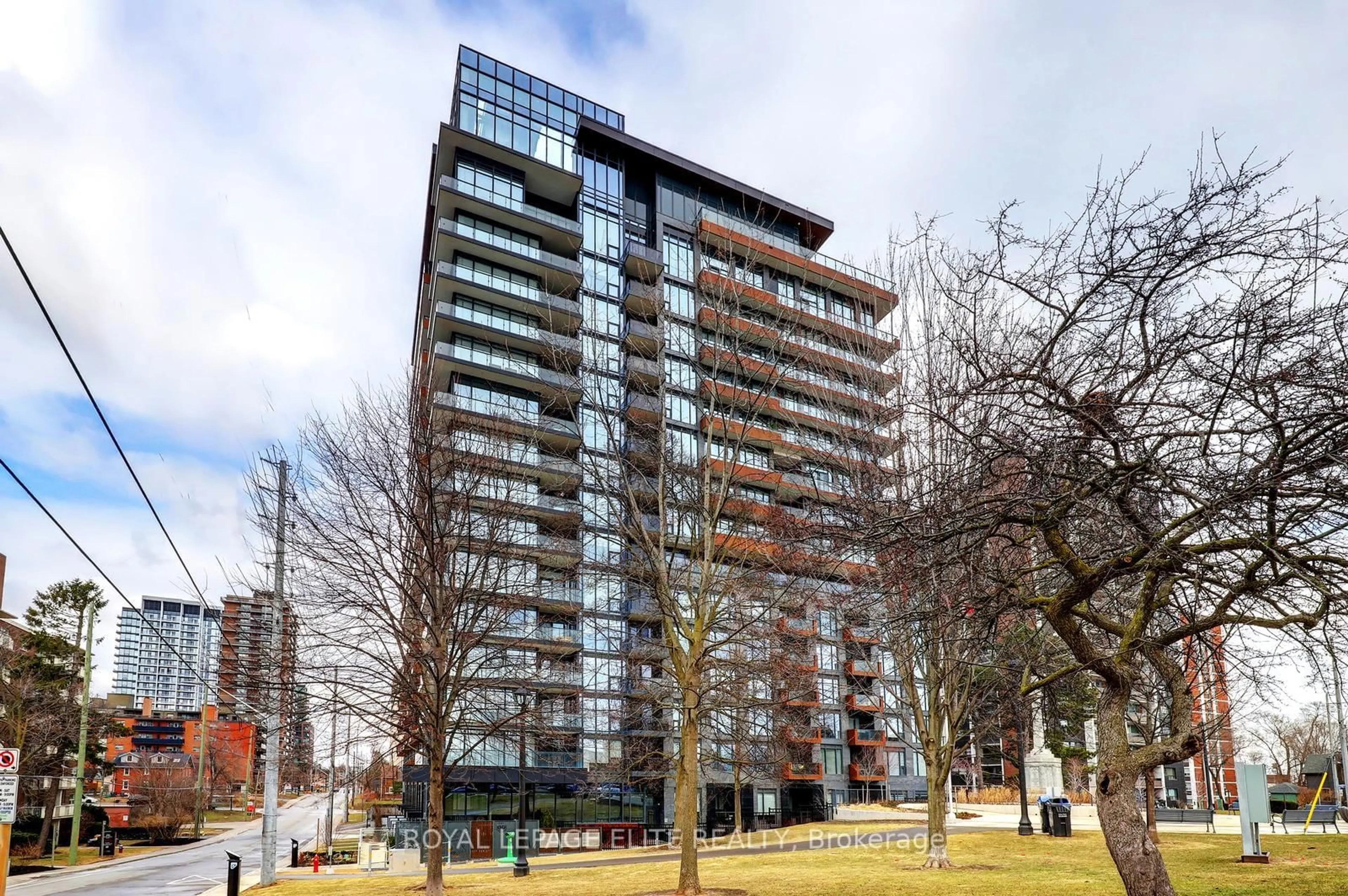 Unknown for 21 Park St #318, Mississauga Ontario L5G 0C2