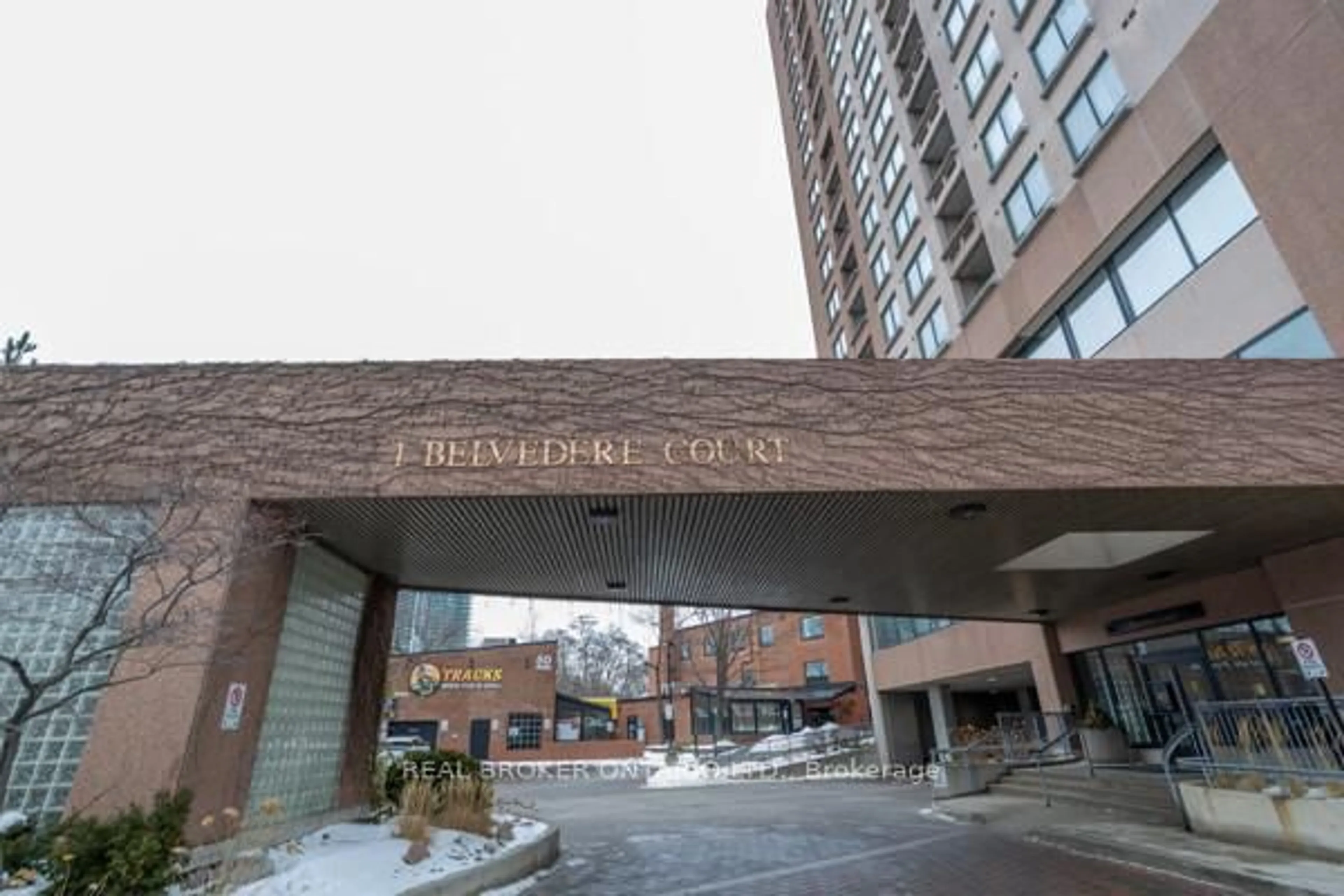 Indoor foyer for 1 Belvedere Crt #405, Brampton Ontario L6V 4M6