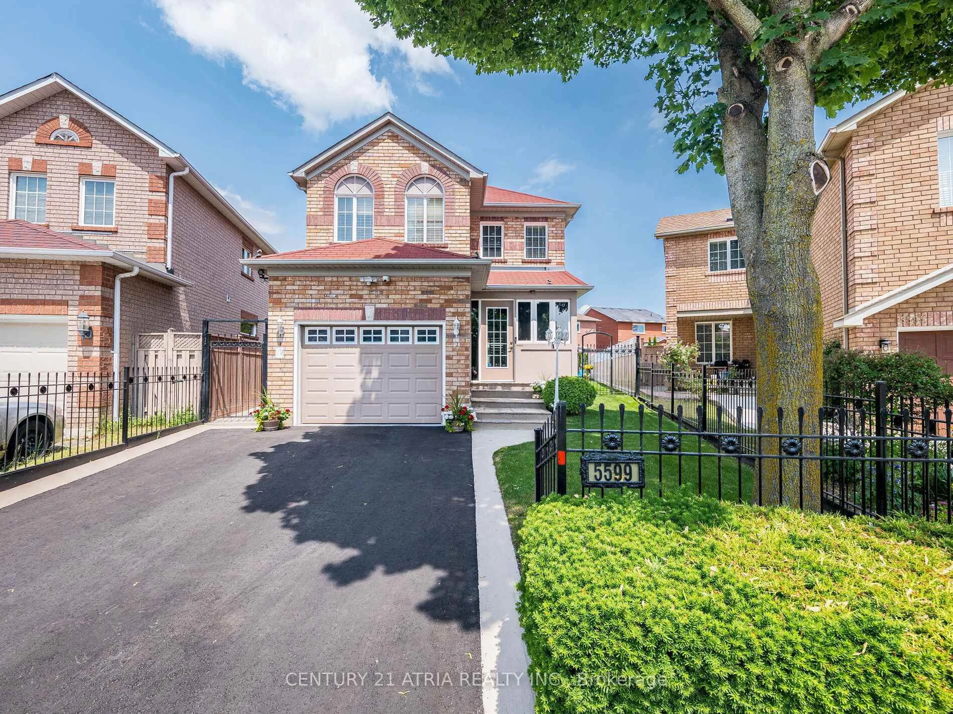 Home with brick exterior material, street for 5599 Brenchley Ave, Mississauga Ontario L5V 2H3