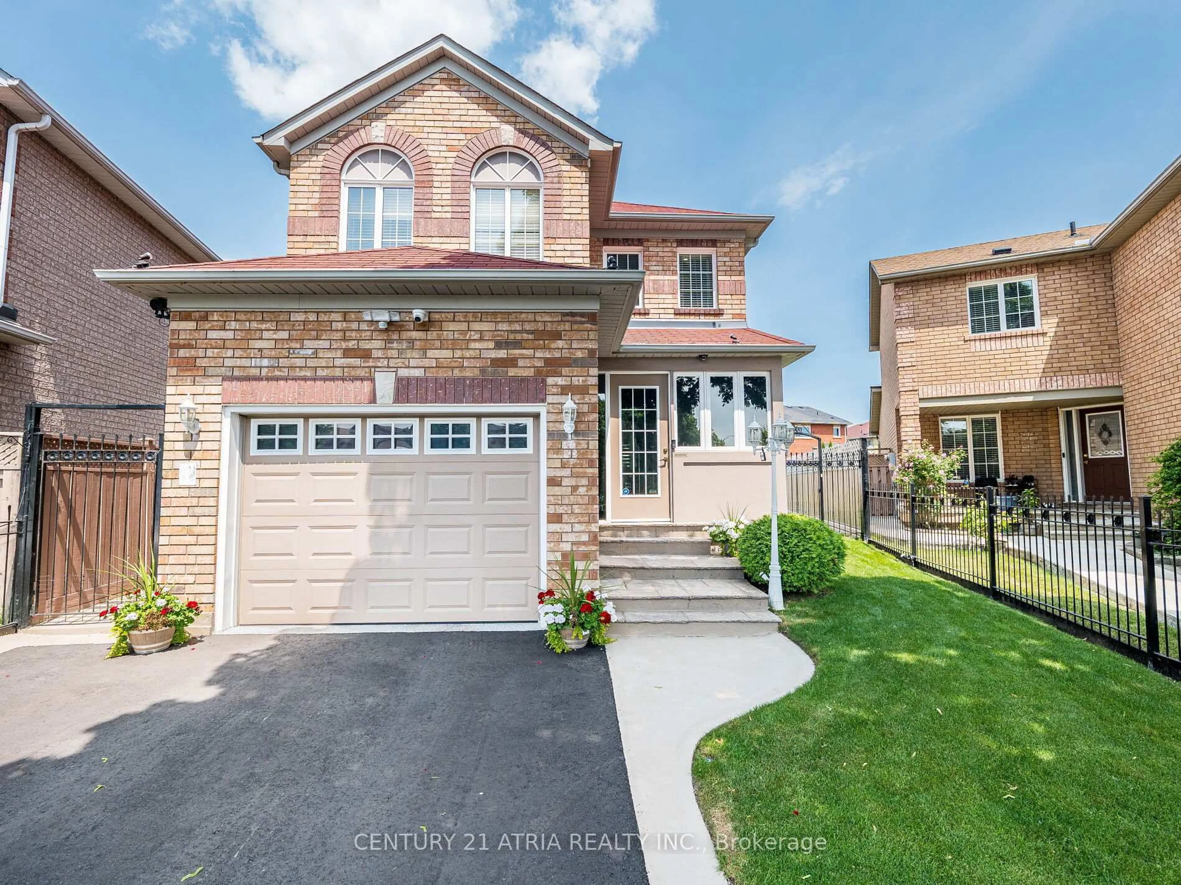 Home with brick exterior material, street for 5599 Brenchley Ave, Mississauga Ontario L5V 2H3