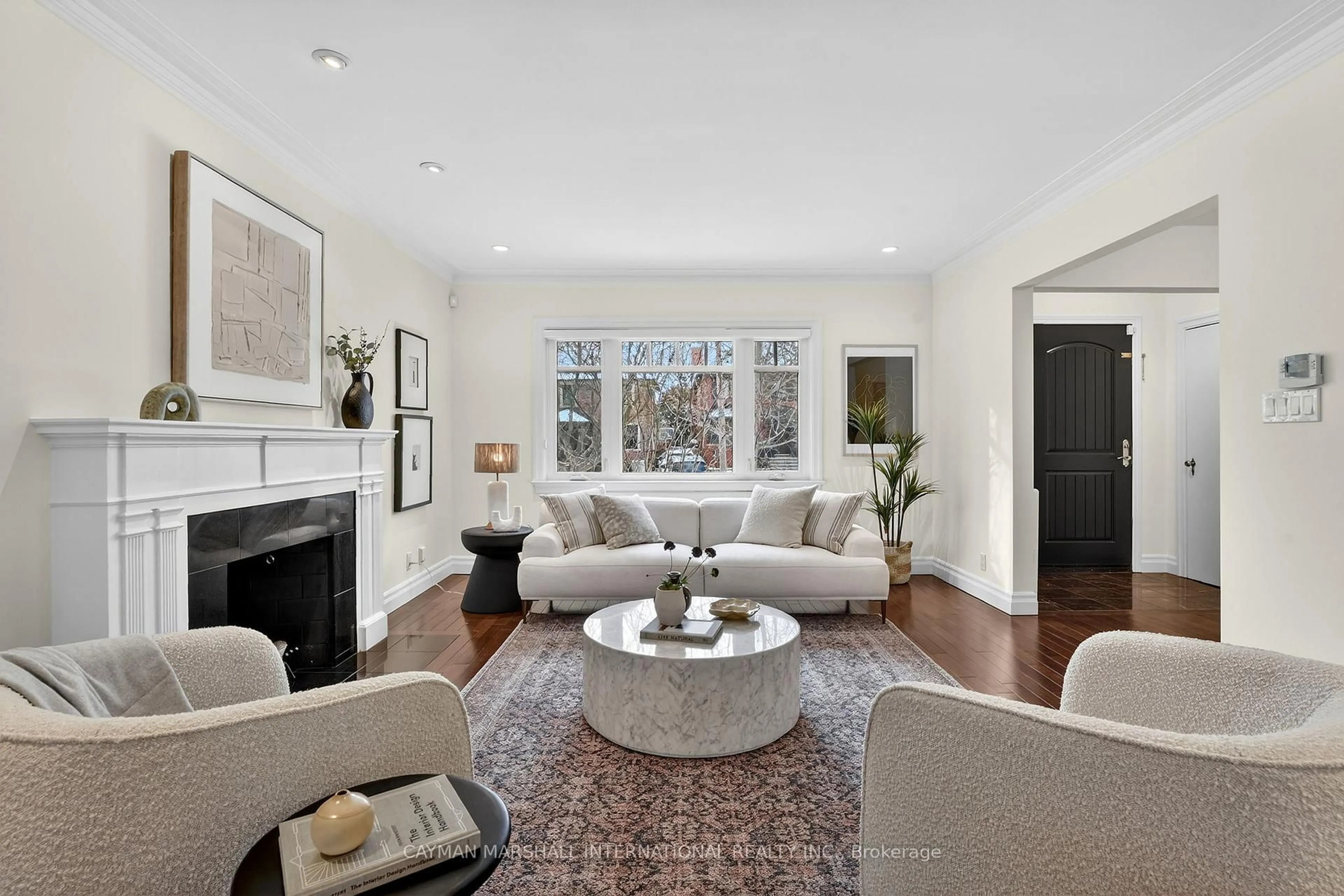 Living room with furniture, unknown for 58 Belvedere Blvd, Toronto Ontario M8X 1K4