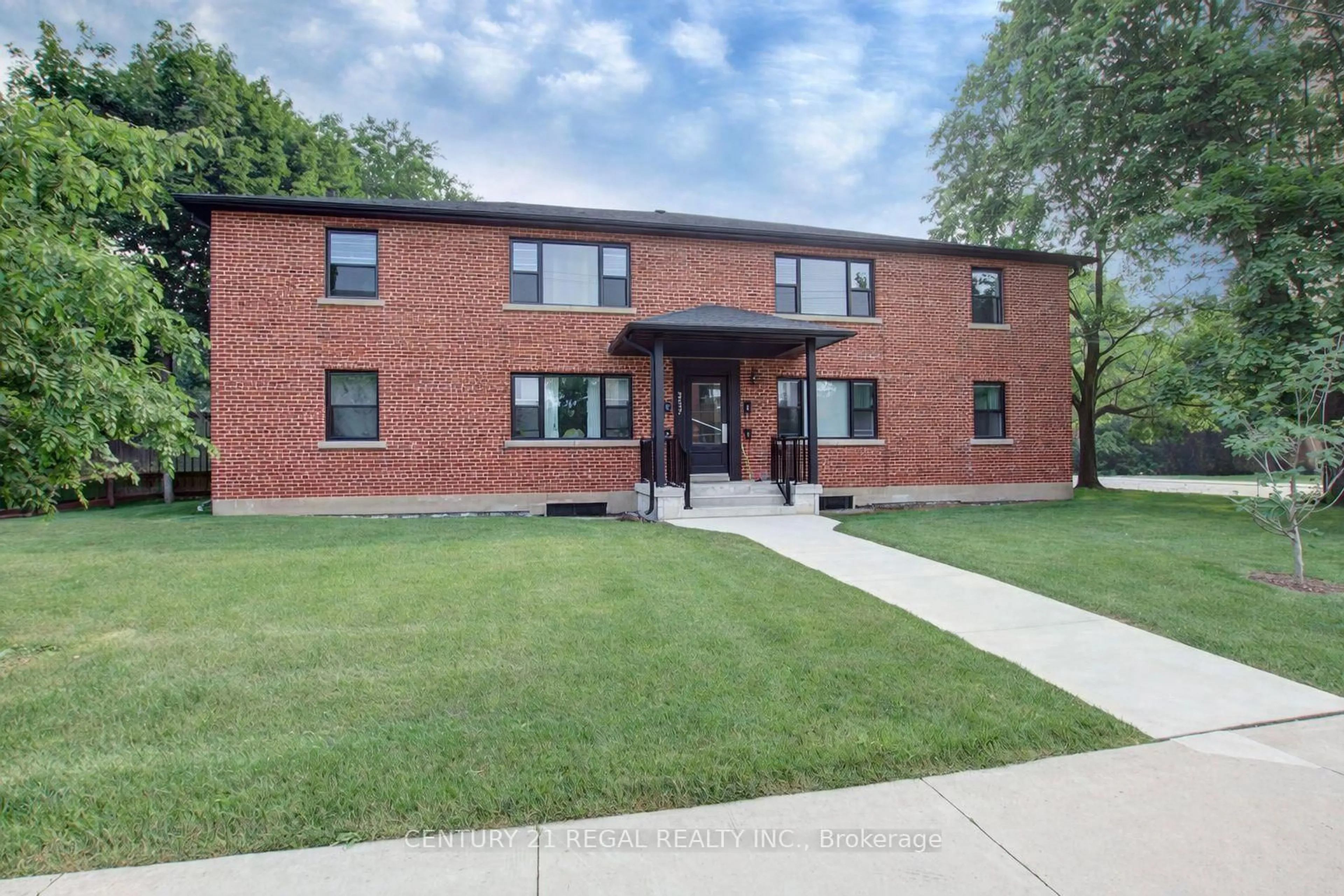 Home with brick exterior material, building for 2127 Harris Cres, Burlington Ontario L7R 1G4