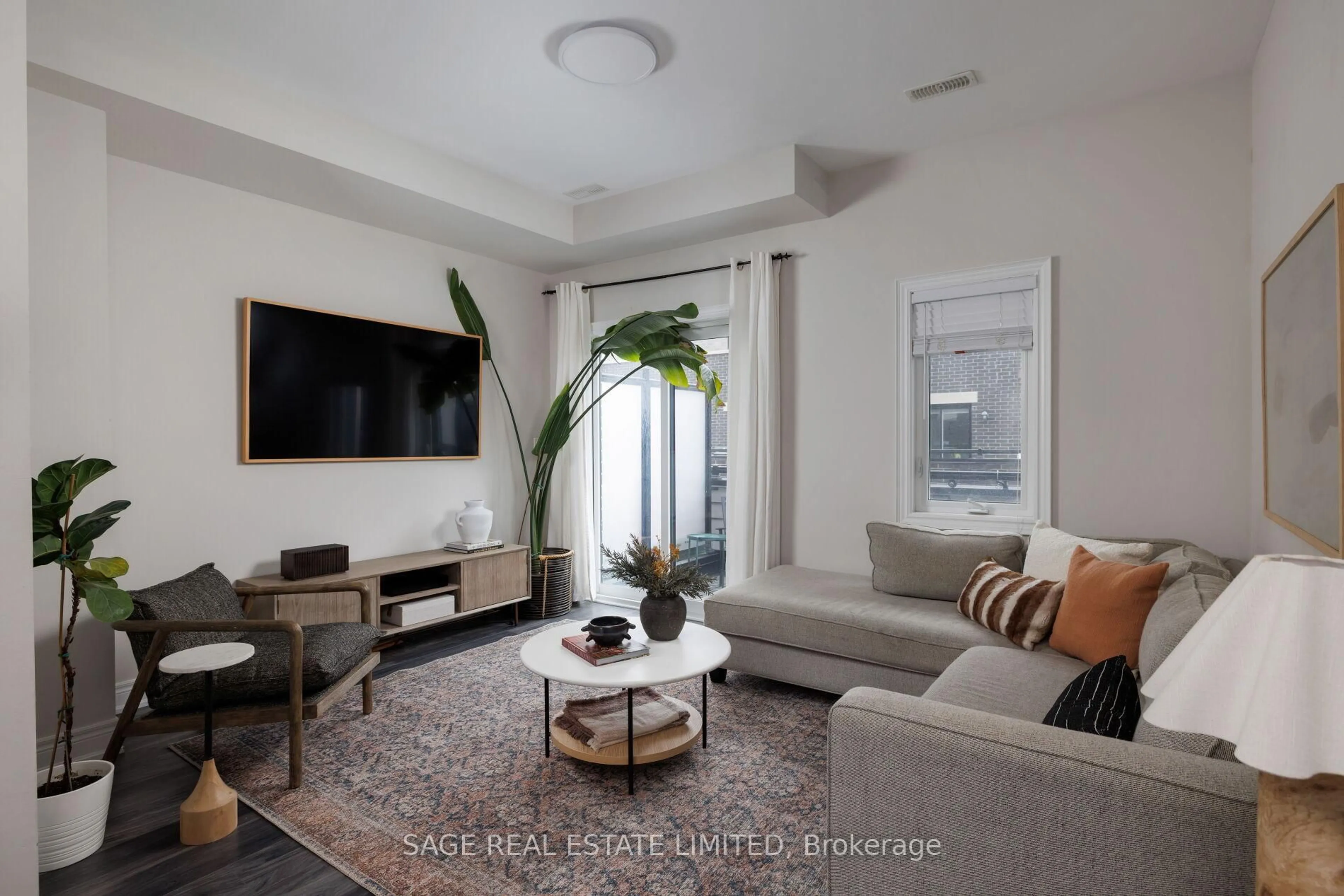 Living room with furniture, unknown for 427 Royal York Rd, Toronto Ontario M8Y 2R8