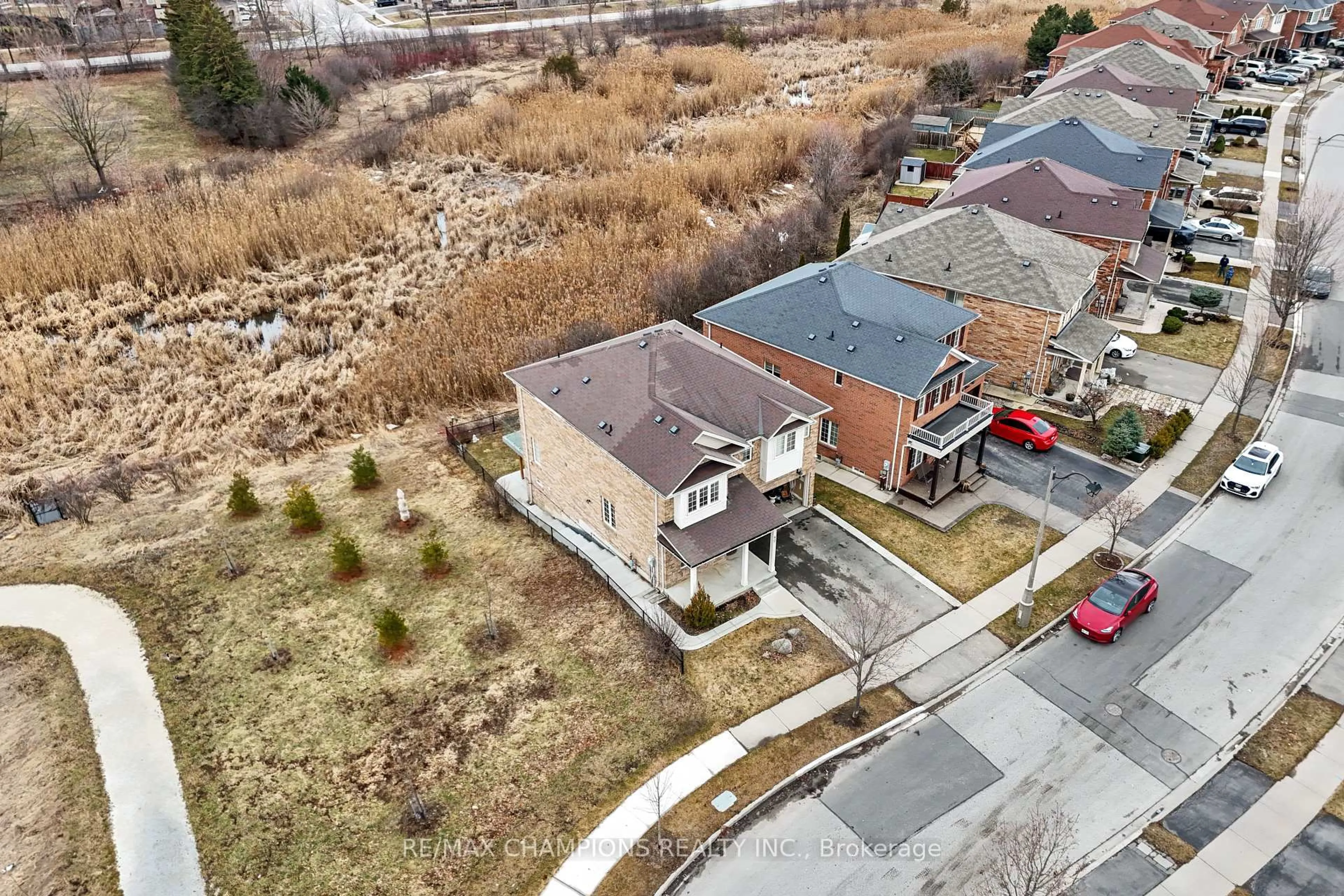 A pic from outside/outdoor area/front of a property/back of a property/a pic from drone, street for 42 Abbotsbury Dr, Brampton Ontario L6X 0S3