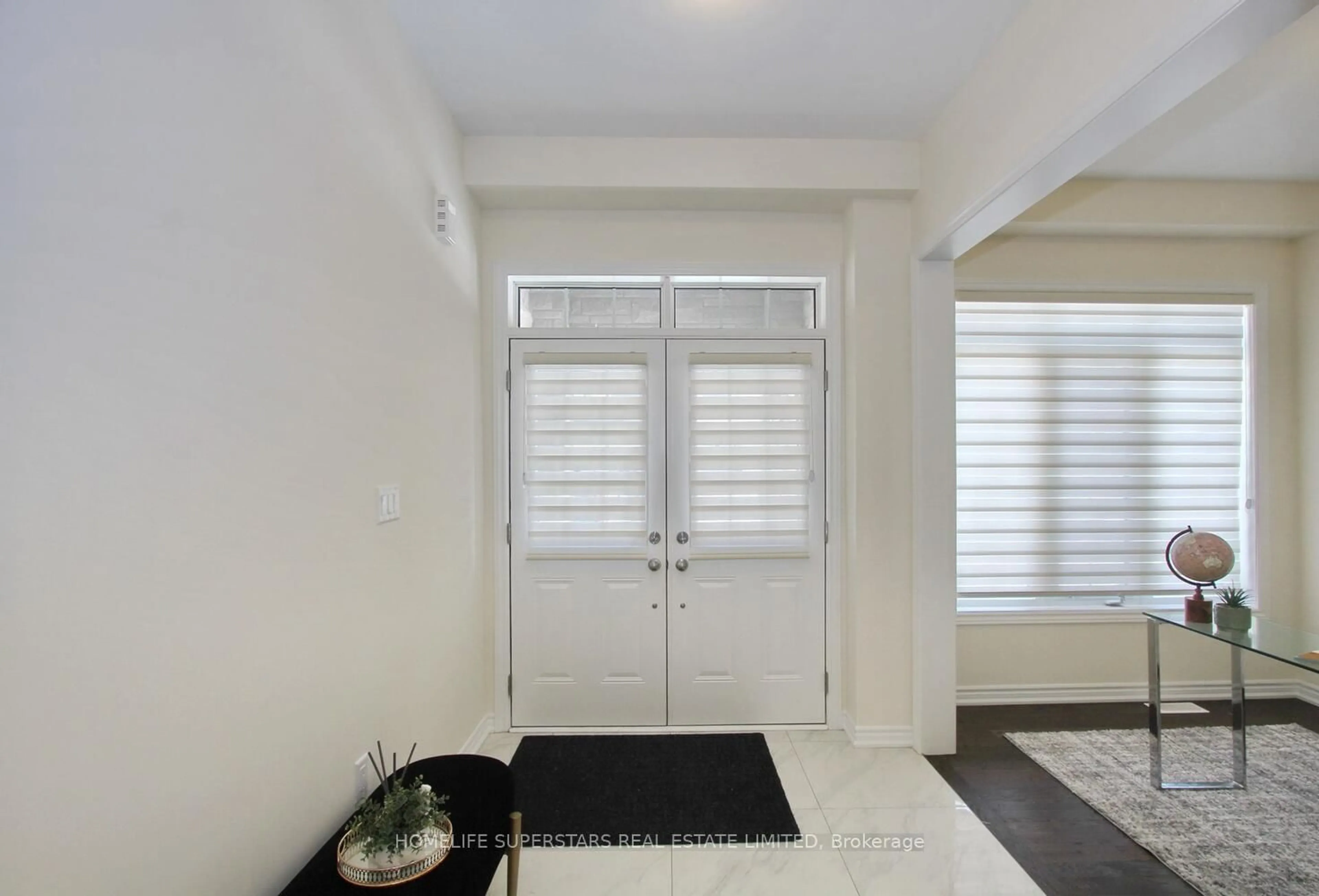 Indoor entryway for 14 Spring Snow Rd, Brampton Ontario L6Z 3N1