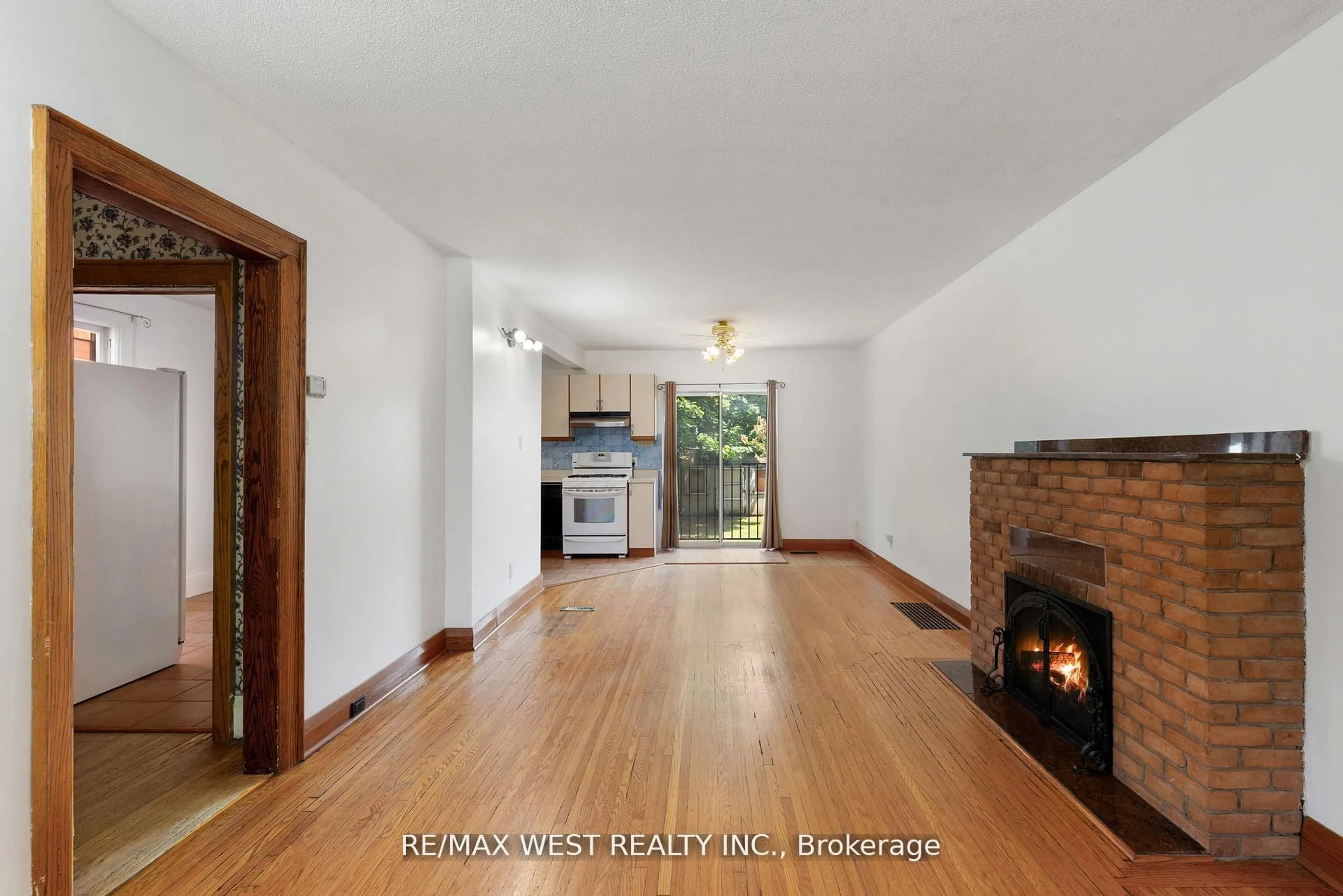 Unknown for 2317 Weston Rd, Toronto Ontario M9N 1Z7