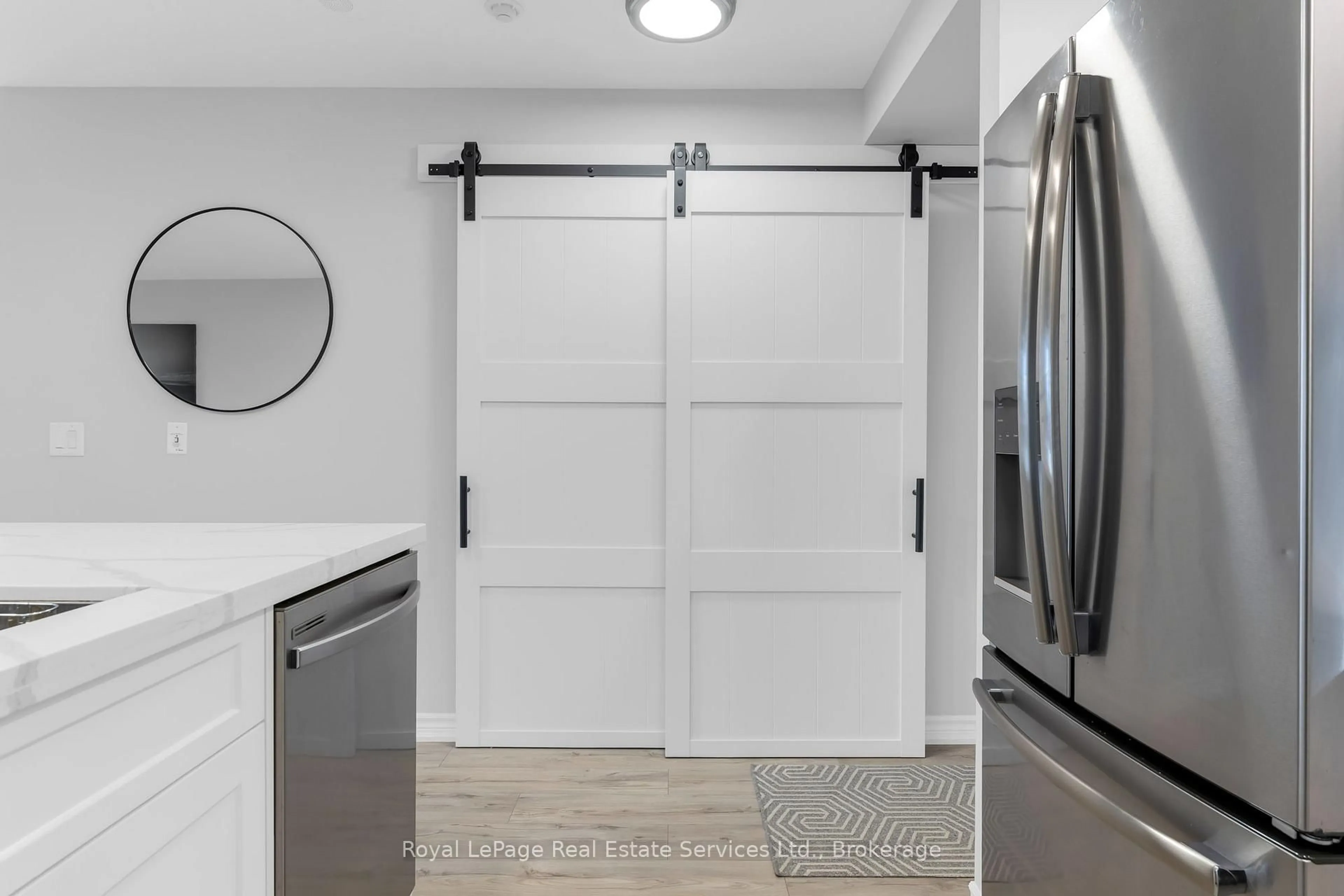 Unknown for 2391 Central Park Dr #302, Oakville Ontario L6H 0E4