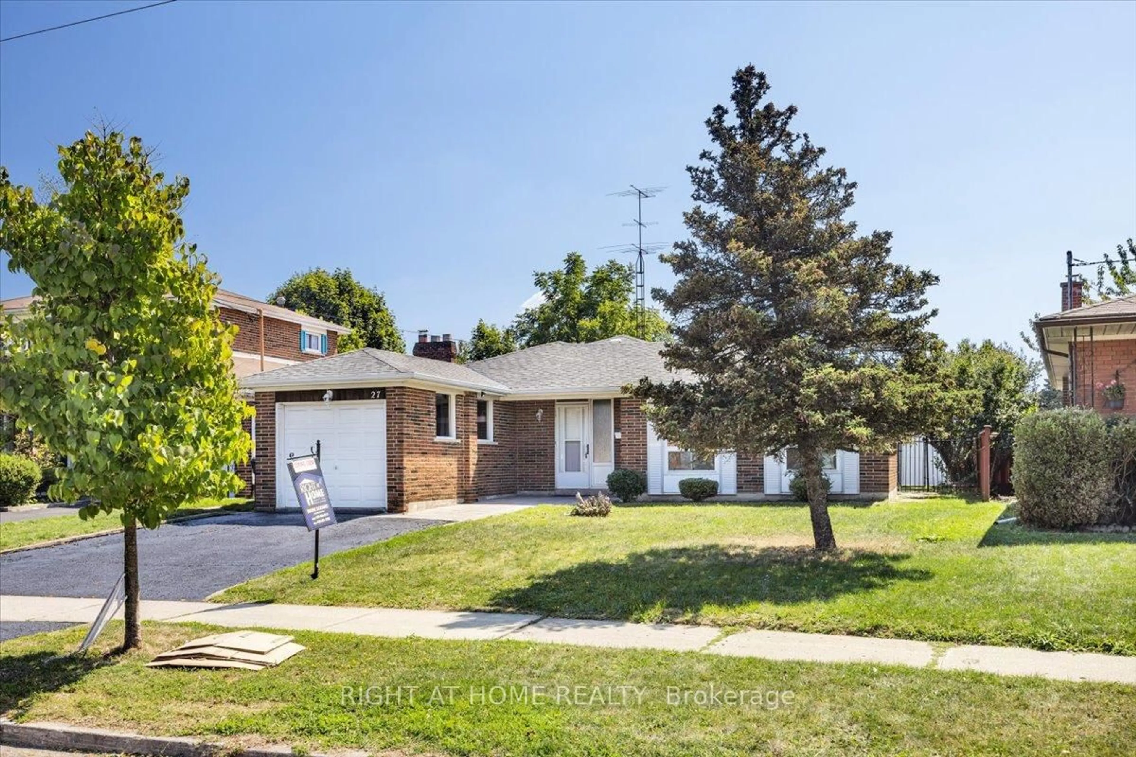 Unknown for 27 Villata Gdns, Toronto Ontario M3J 1J7