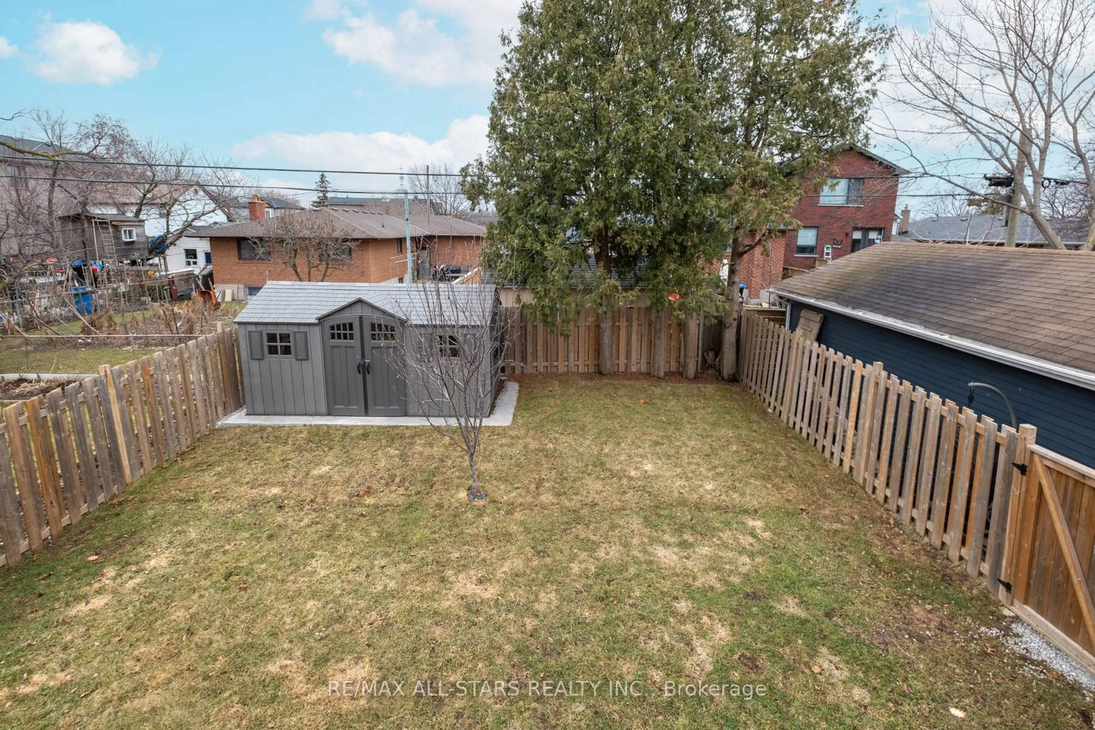 A pic from outside/outdoor area/front of a property/back of a property/a pic from drone, unknown for 51 Elder Ave, Toronto Ontario M8W 1S3
