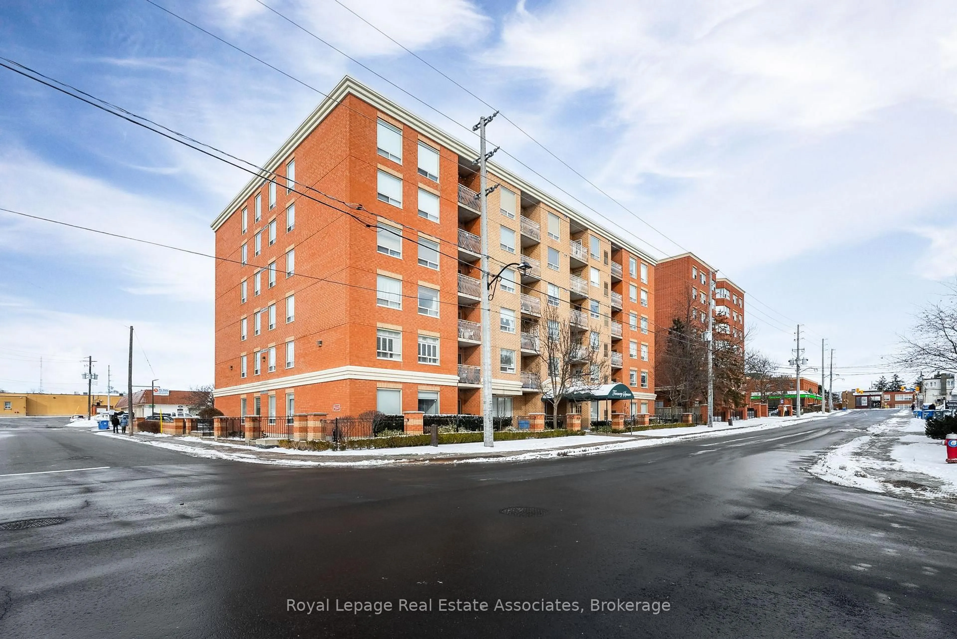 Patio, street for 32 Tannery St #506, Mississauga Ontario L5M 6T6