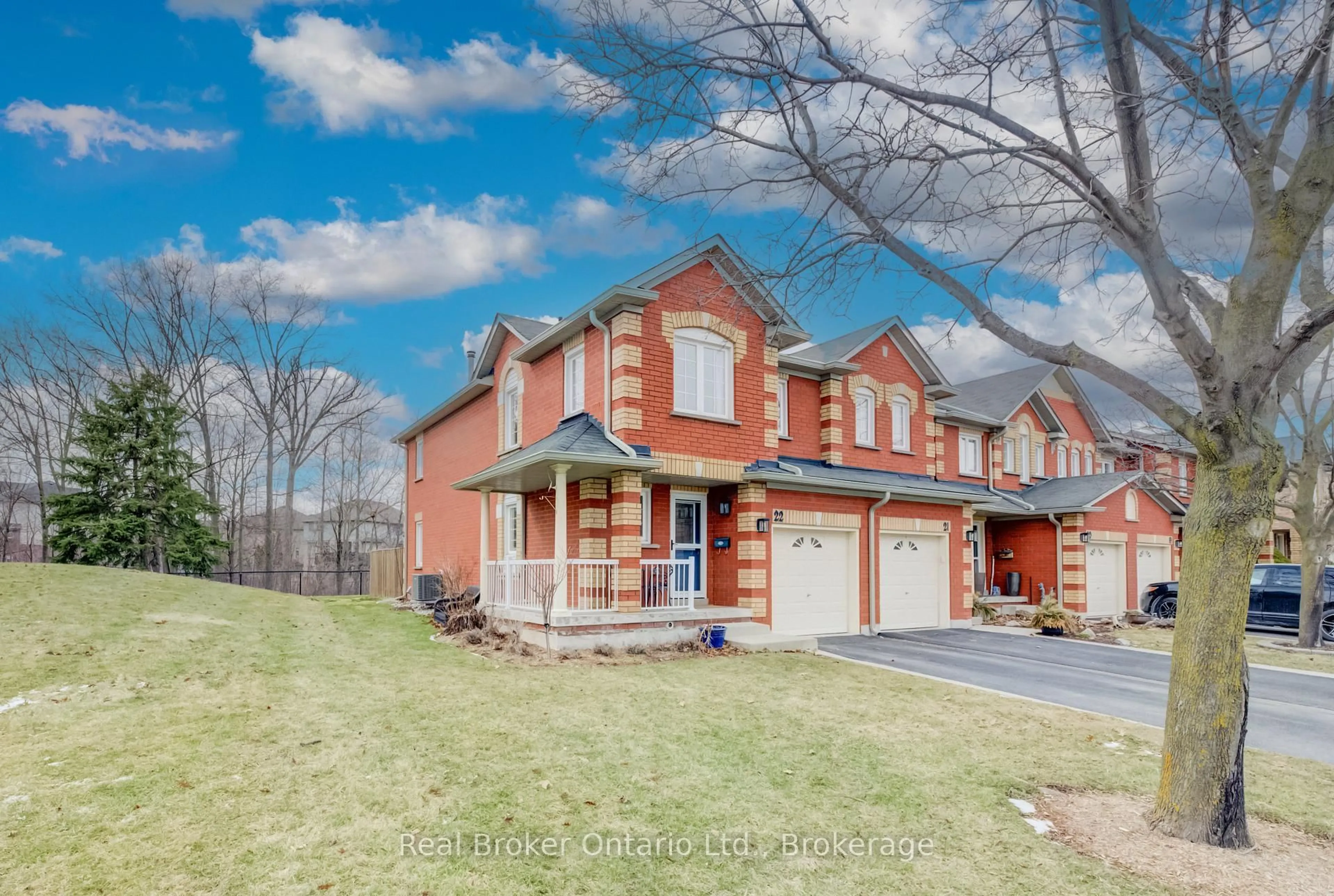 Home with brick exterior material, street for 2022 ATKINSON Dr #22, Burlington Ontario L7M 4H6