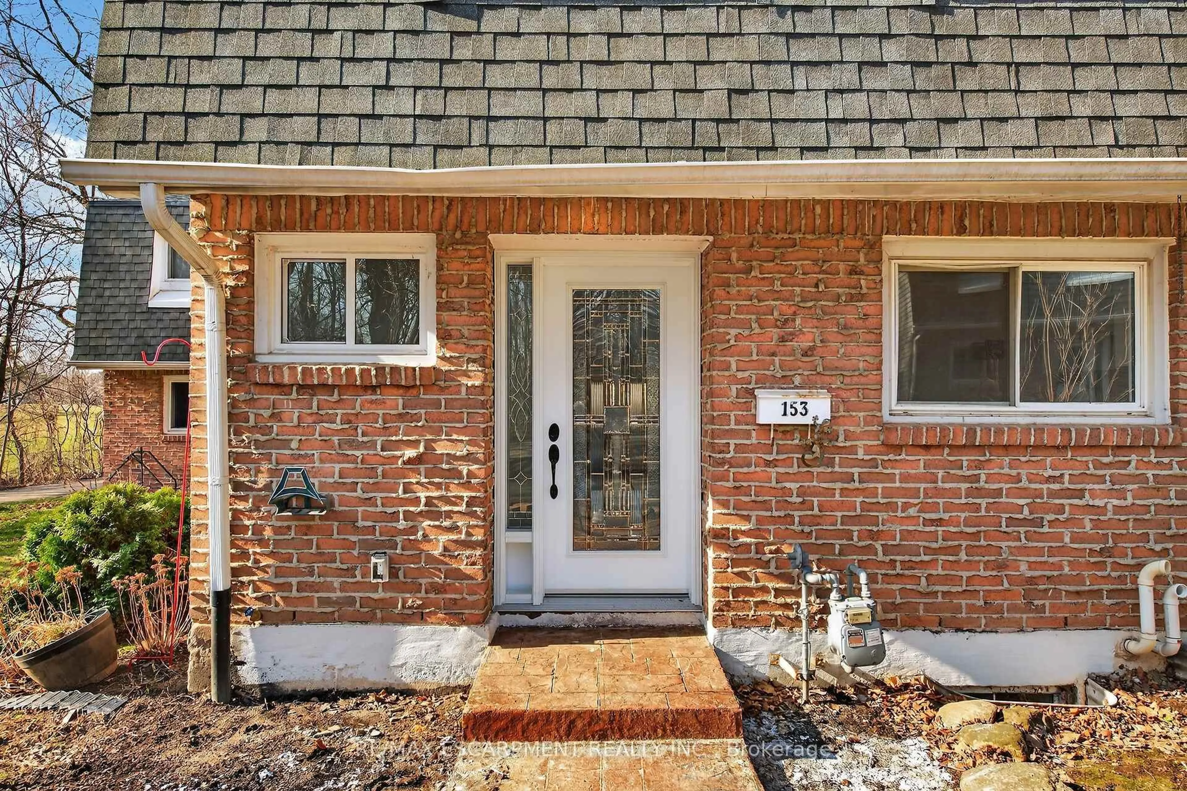 Home with brick exterior material, street for 2050 Upper Middle Rd #153, Burlington Ontario L7P 3R9