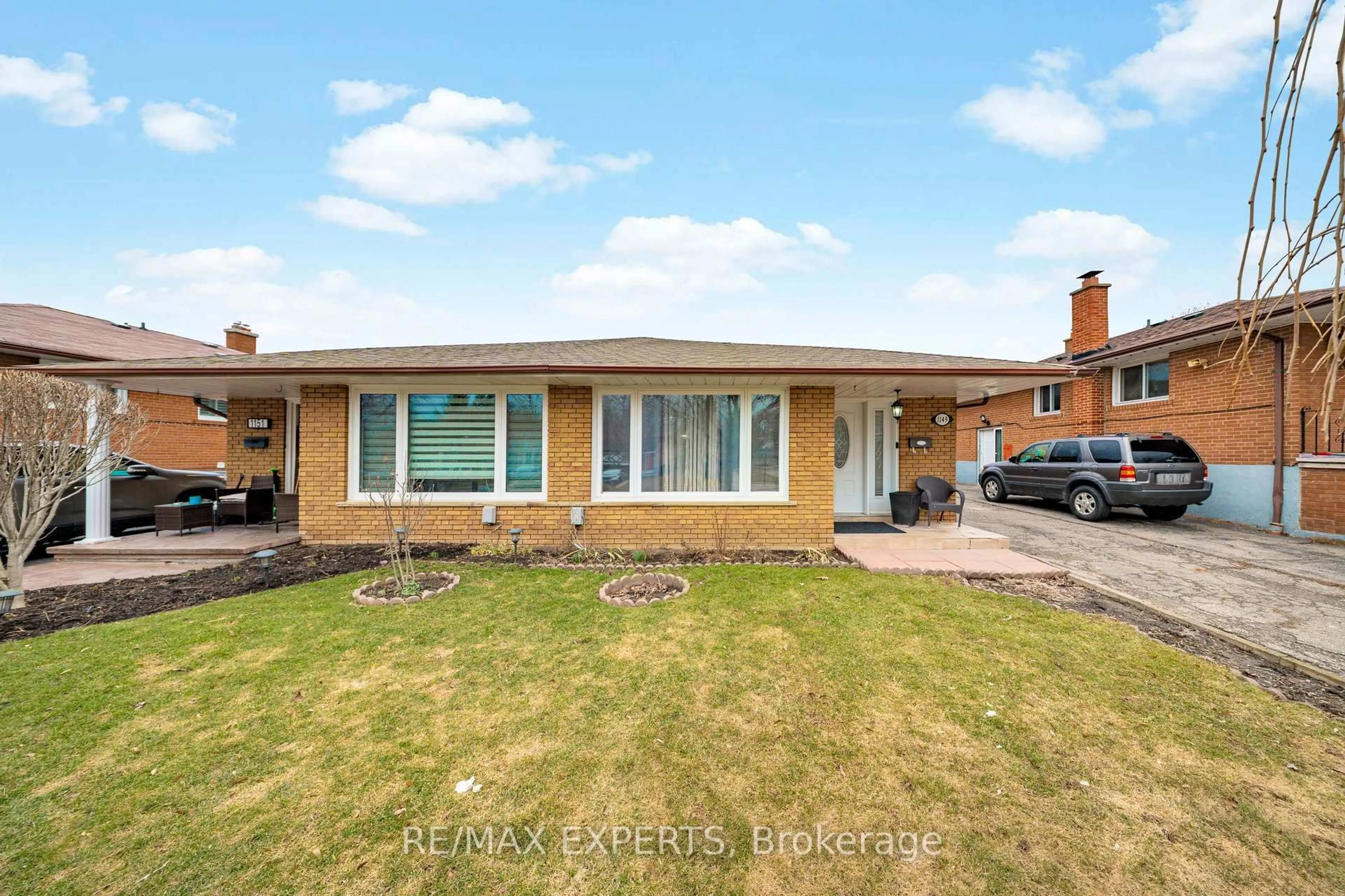Home with brick exterior material, street for 1149 Shadeland Dr, Mississauga Ontario L5C 1P2